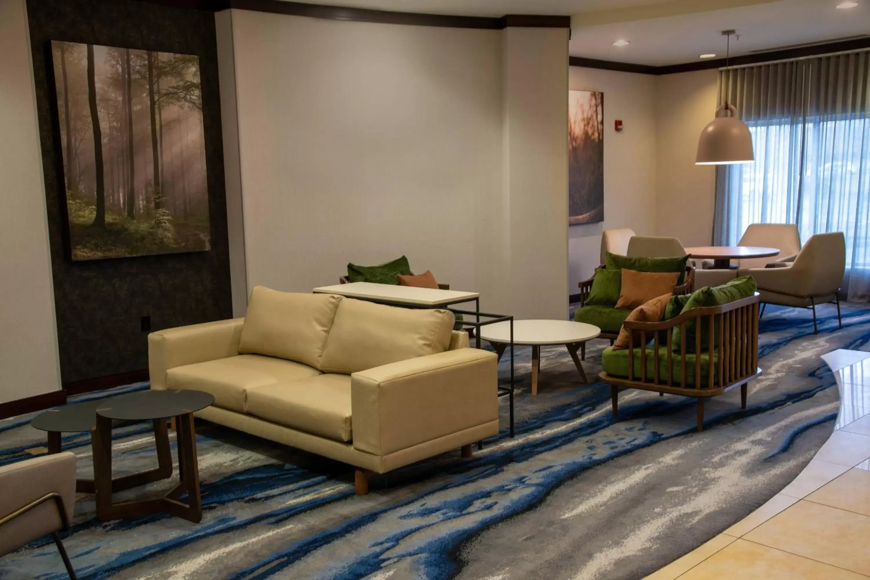 Lobby or reception, Seating Area in Fairfield Inn & Suites Lewisburg