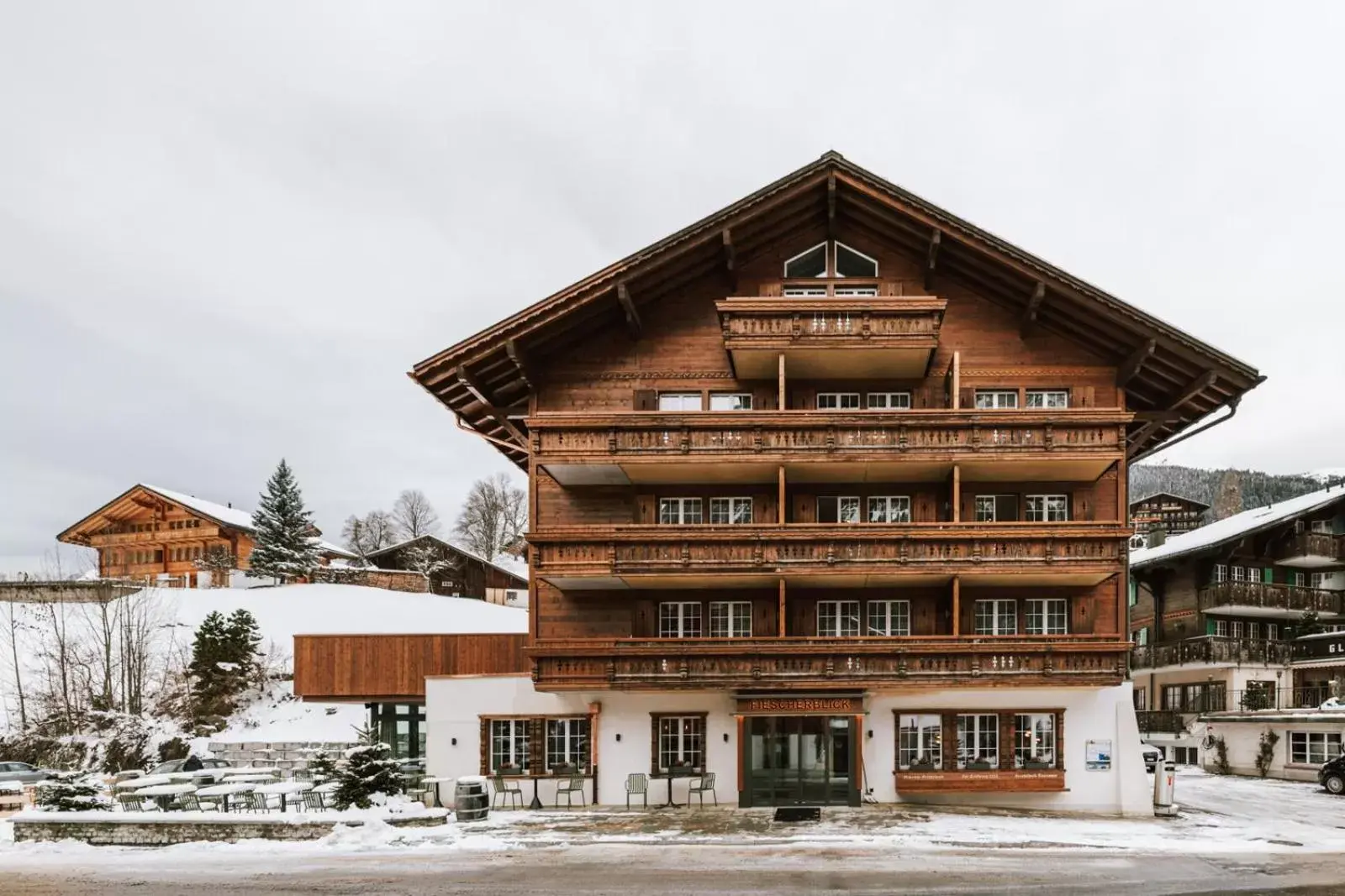 Facade/entrance, Winter in Hotel Fiescherblick