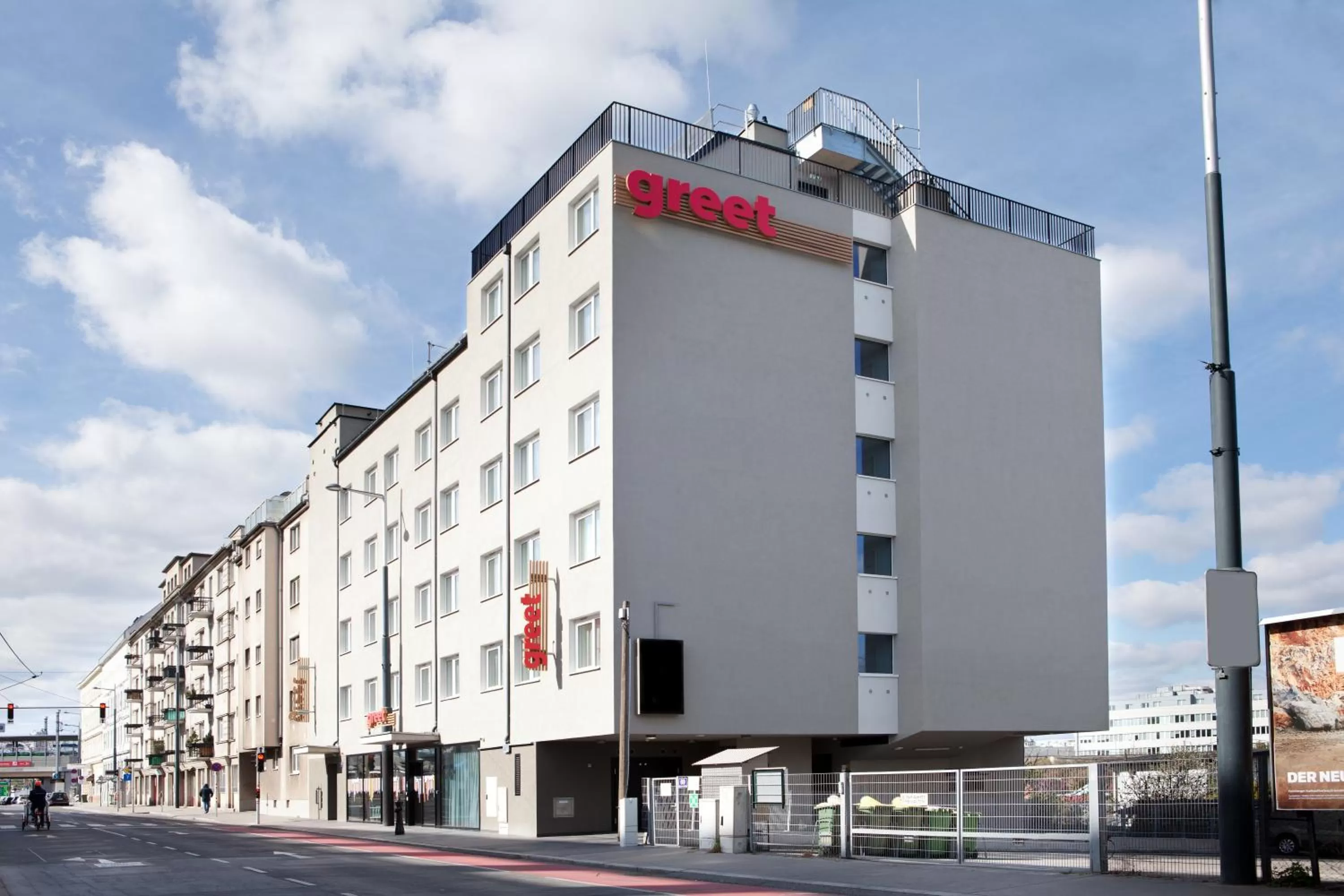 Property building in greet Wien City Nord