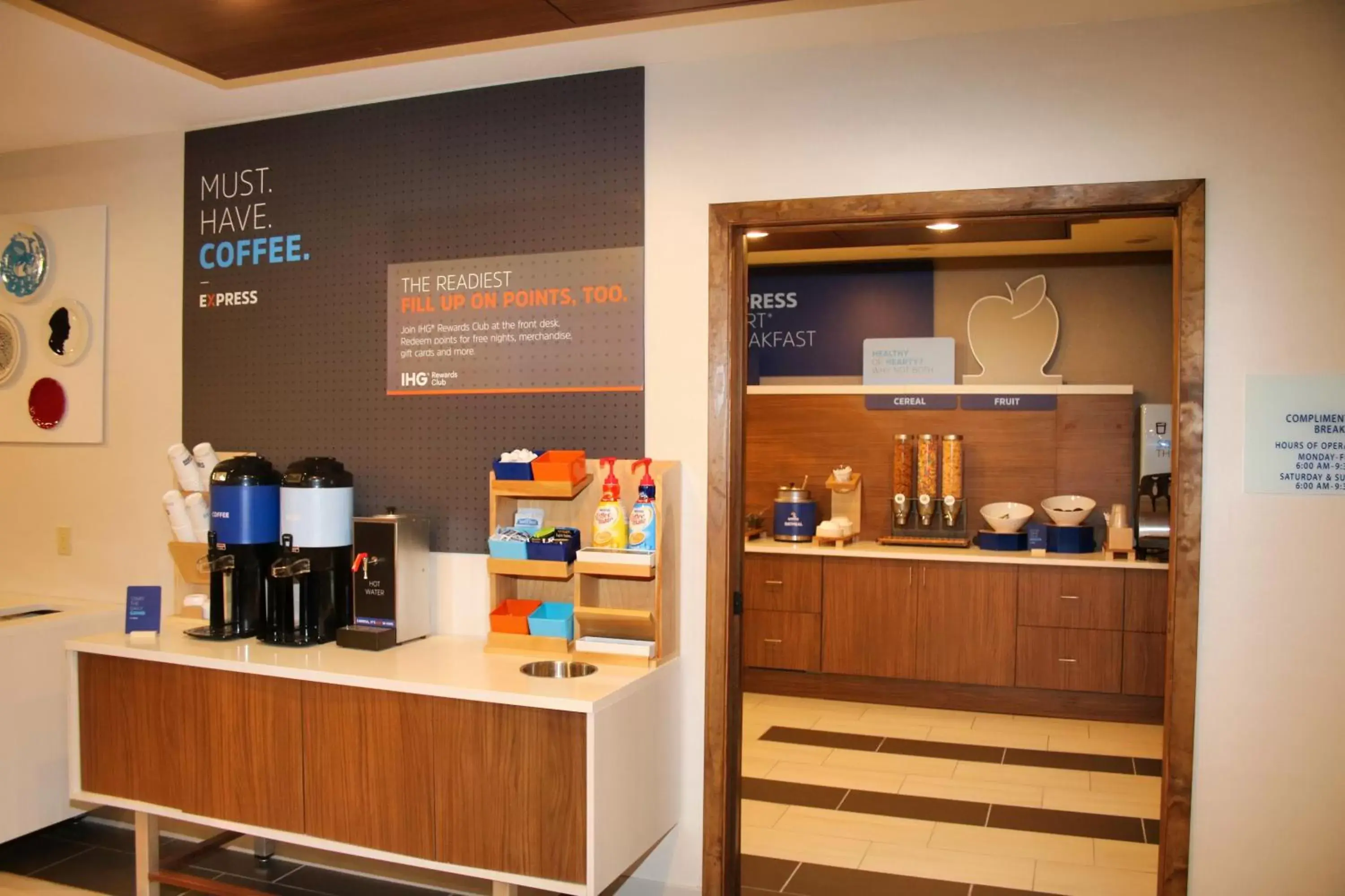 Coffee/tea facilities in Holiday Inn Express, an IHG Hotel