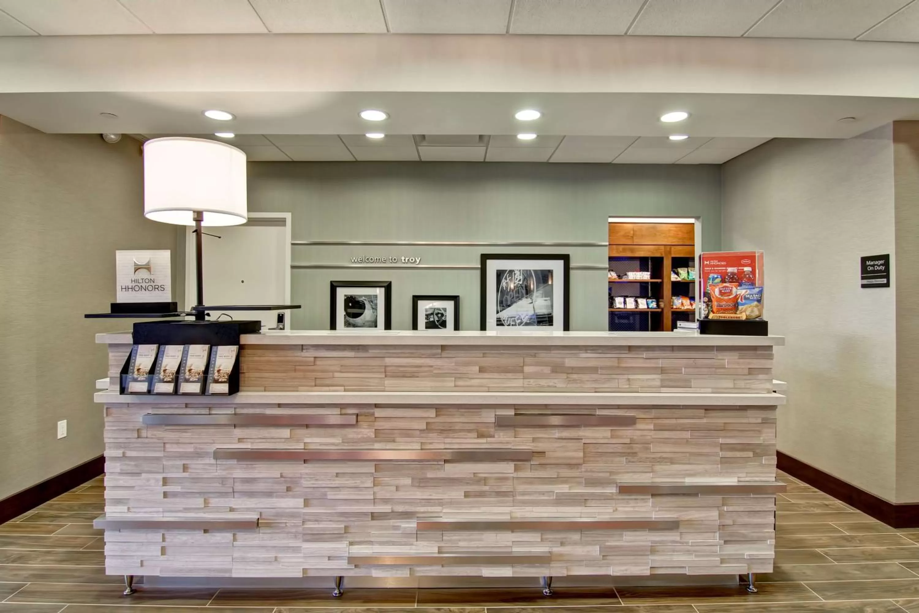 Lobby or reception in Hampton Inn & Suites Detroit/Troy