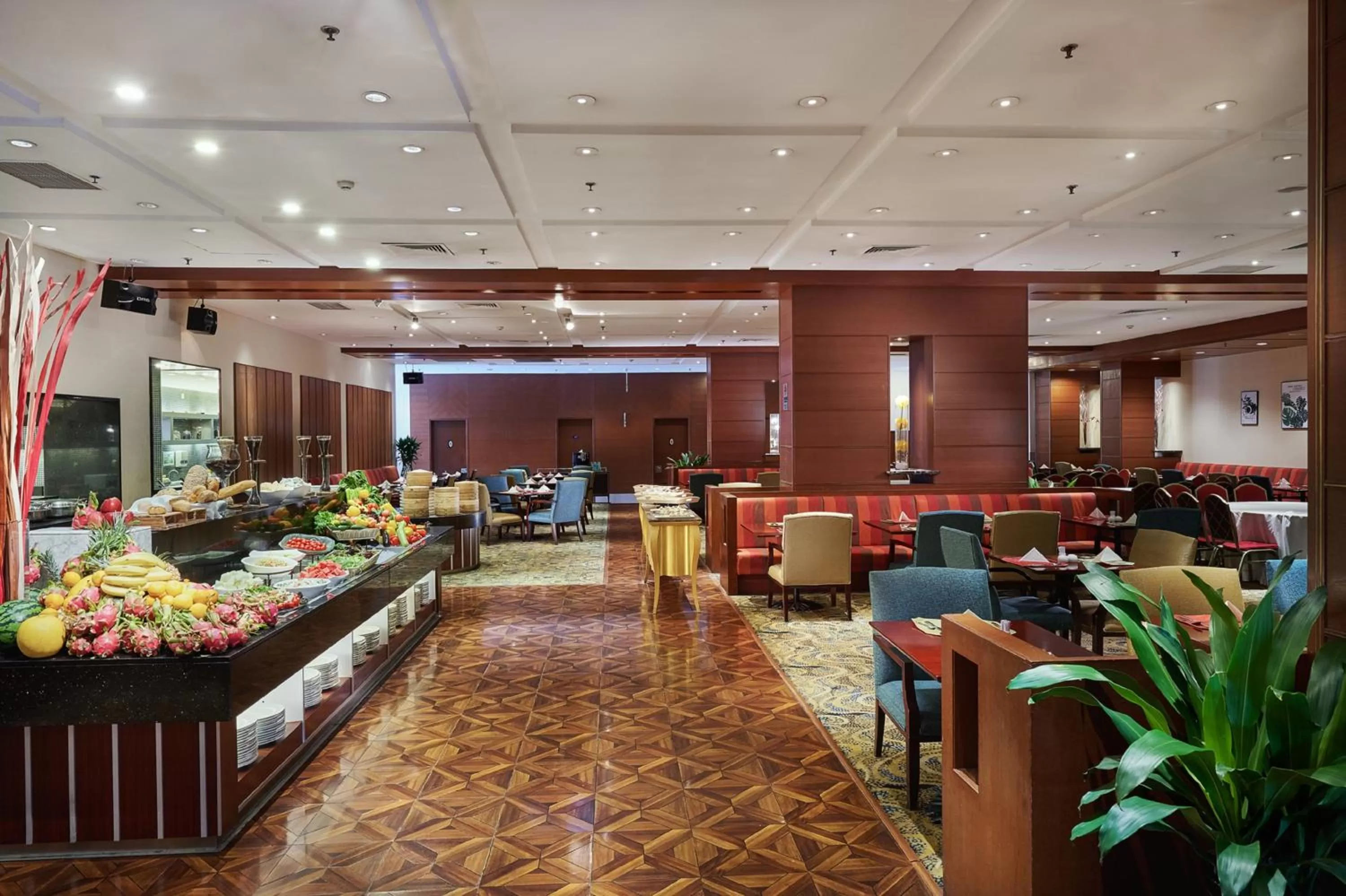 Restaurant/places to eat in Holiday Inn Temple Of Heaven Beijing by IHG