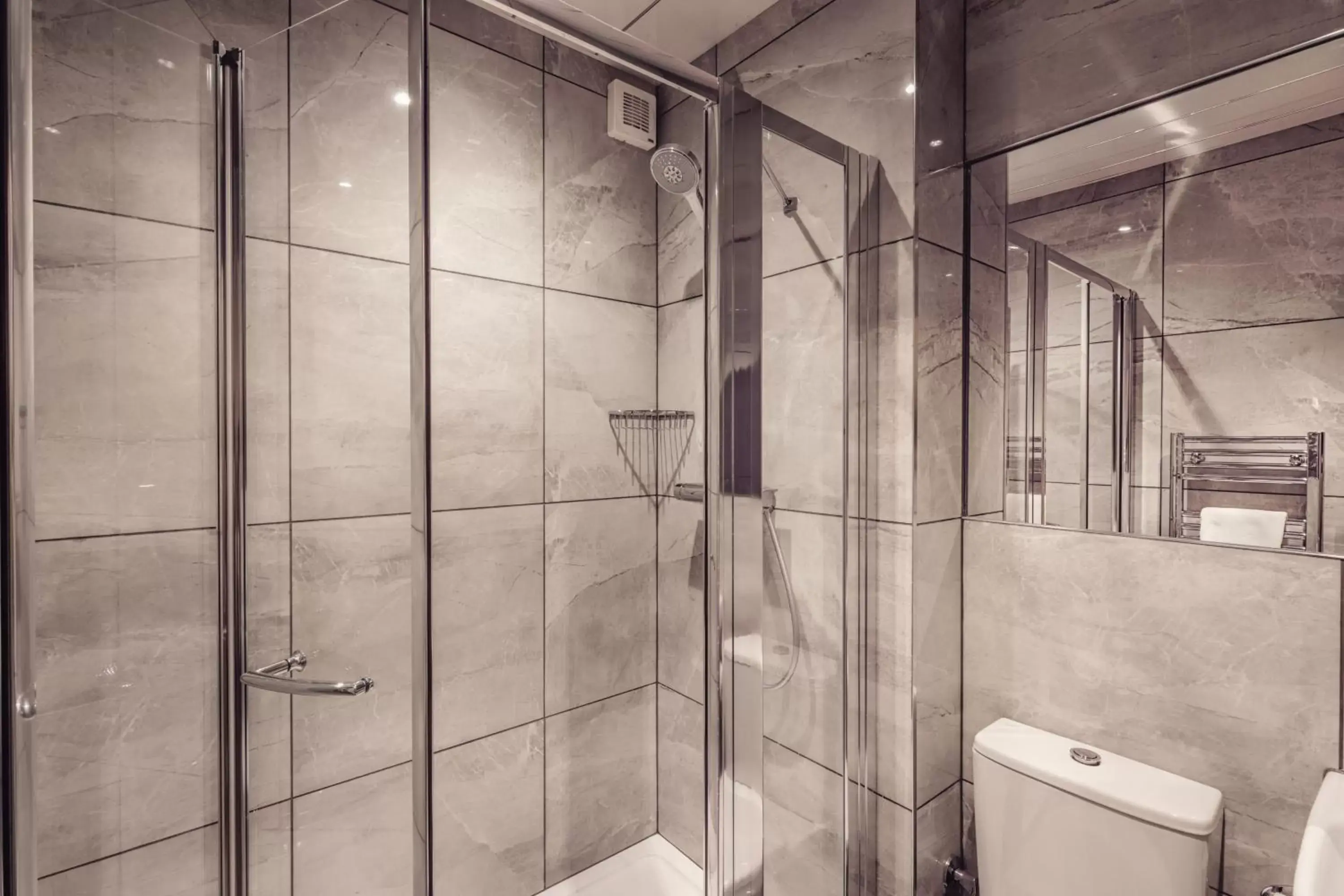 Shower, Bathroom in Hillthwaite Hotel