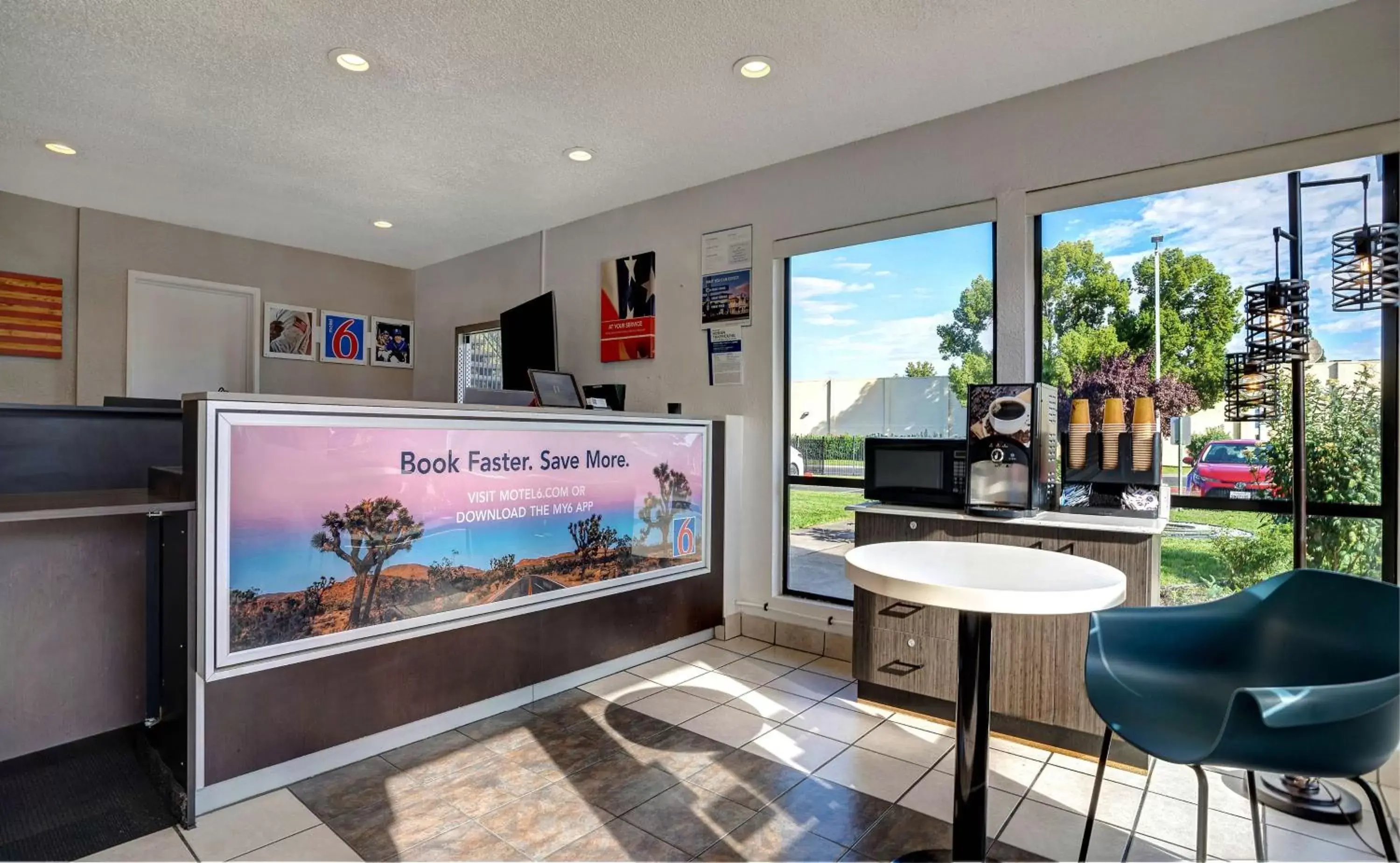 Lobby or reception in Motel 6-Rancho Cordova, CA - Rancho Cordova East