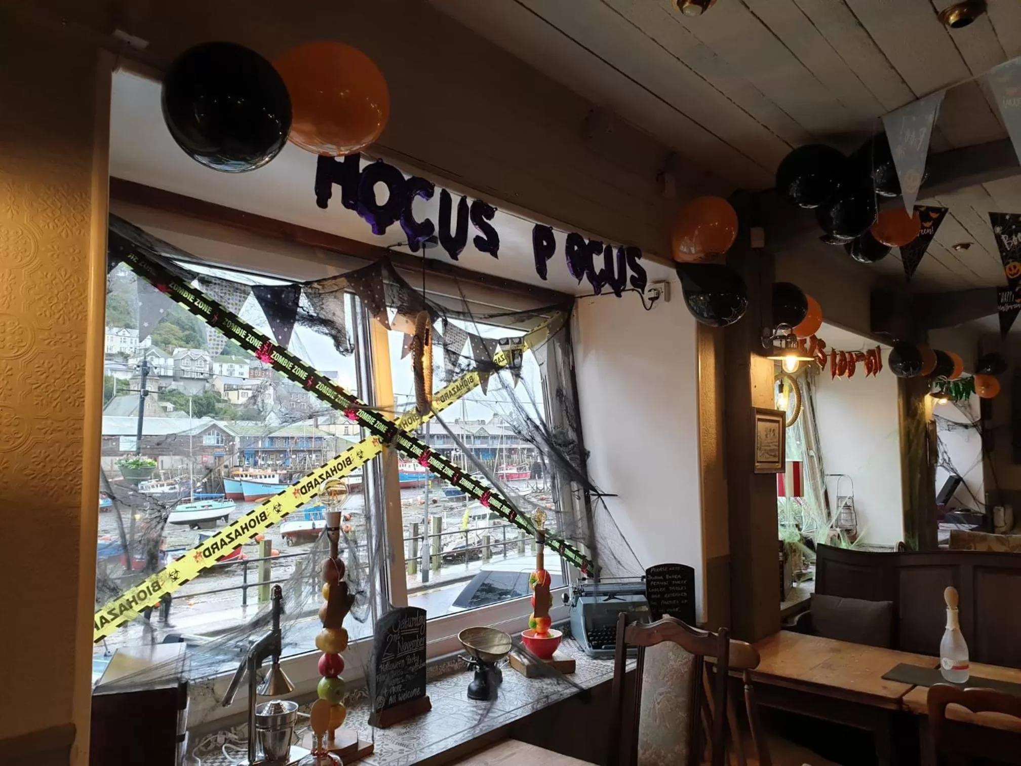 Lounge or bar, Restaurant/Places to Eat in The Harbour Moon