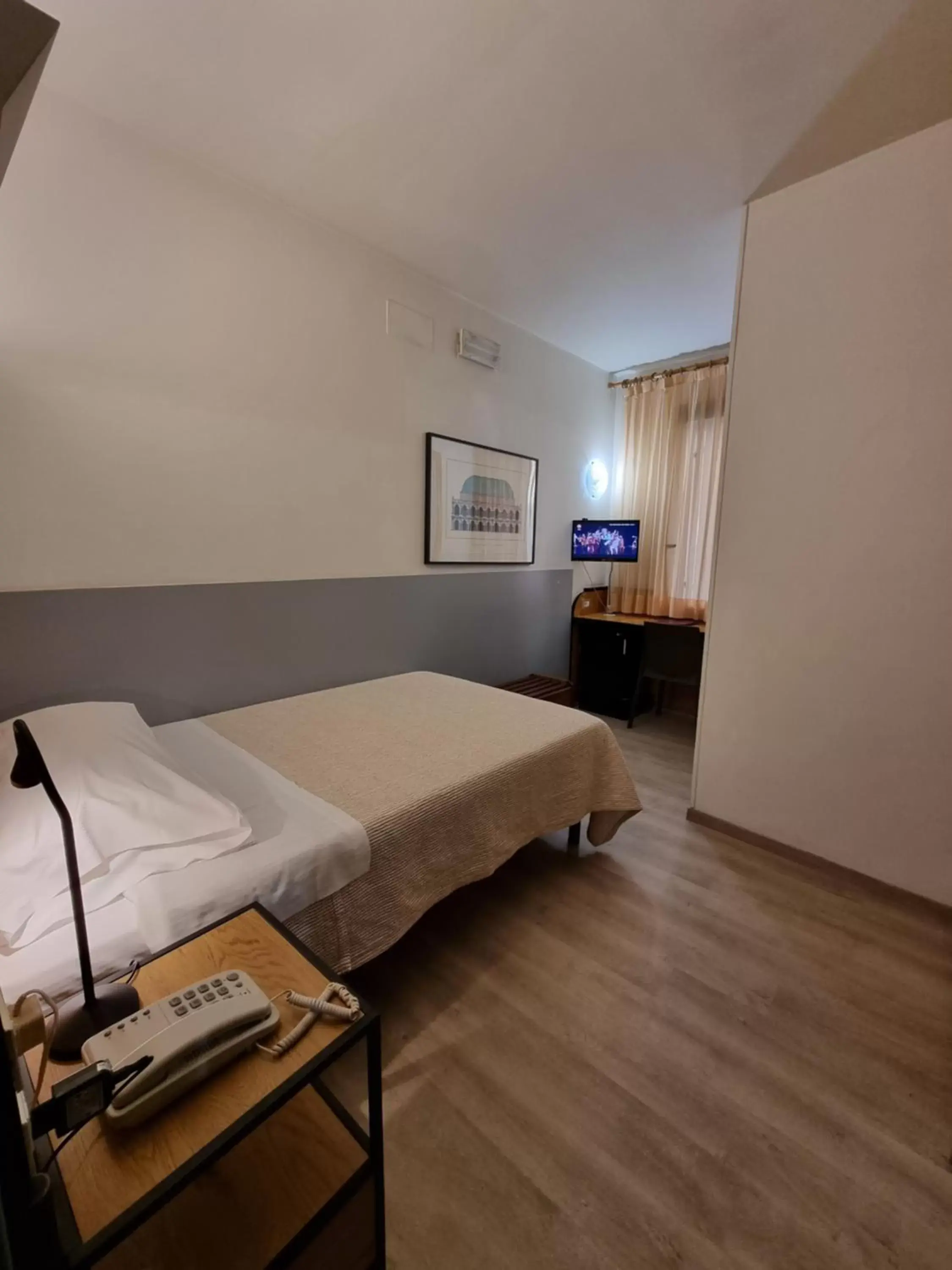 Bedroom, Bed in CityHotel Cristina Vicenza