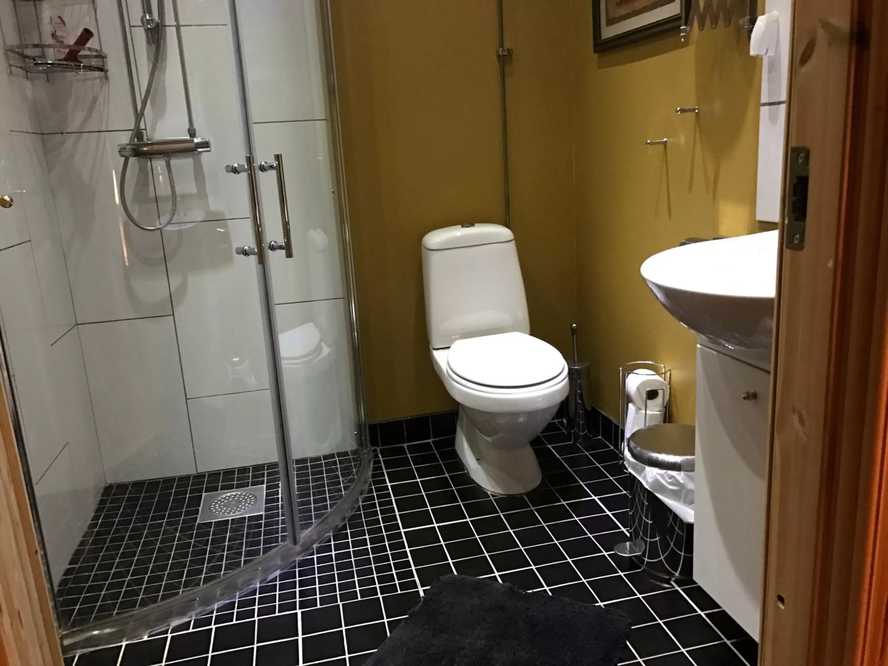 Bathroom in Mattisgården Bed & Breakfast