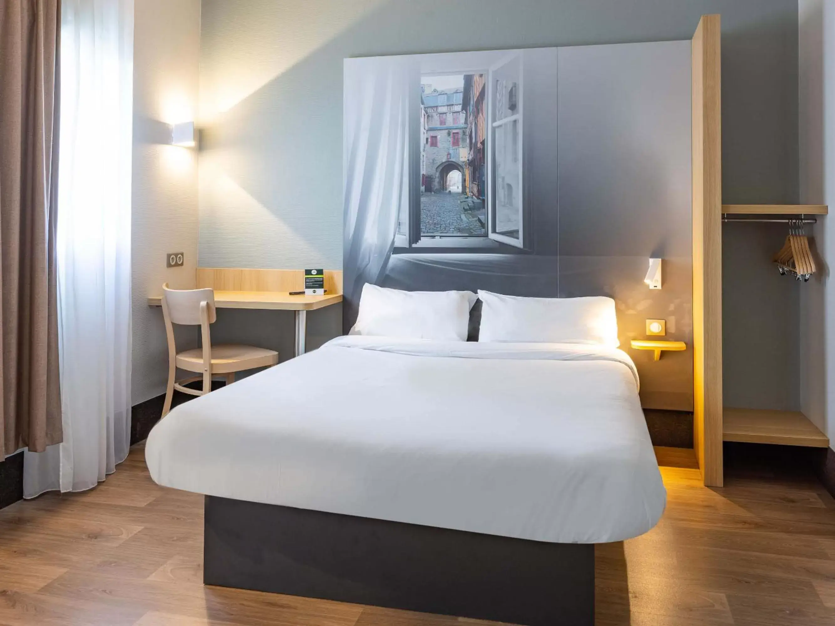 Bedroom, Bed in B&B HOTEL Rennes Ouest Villejean