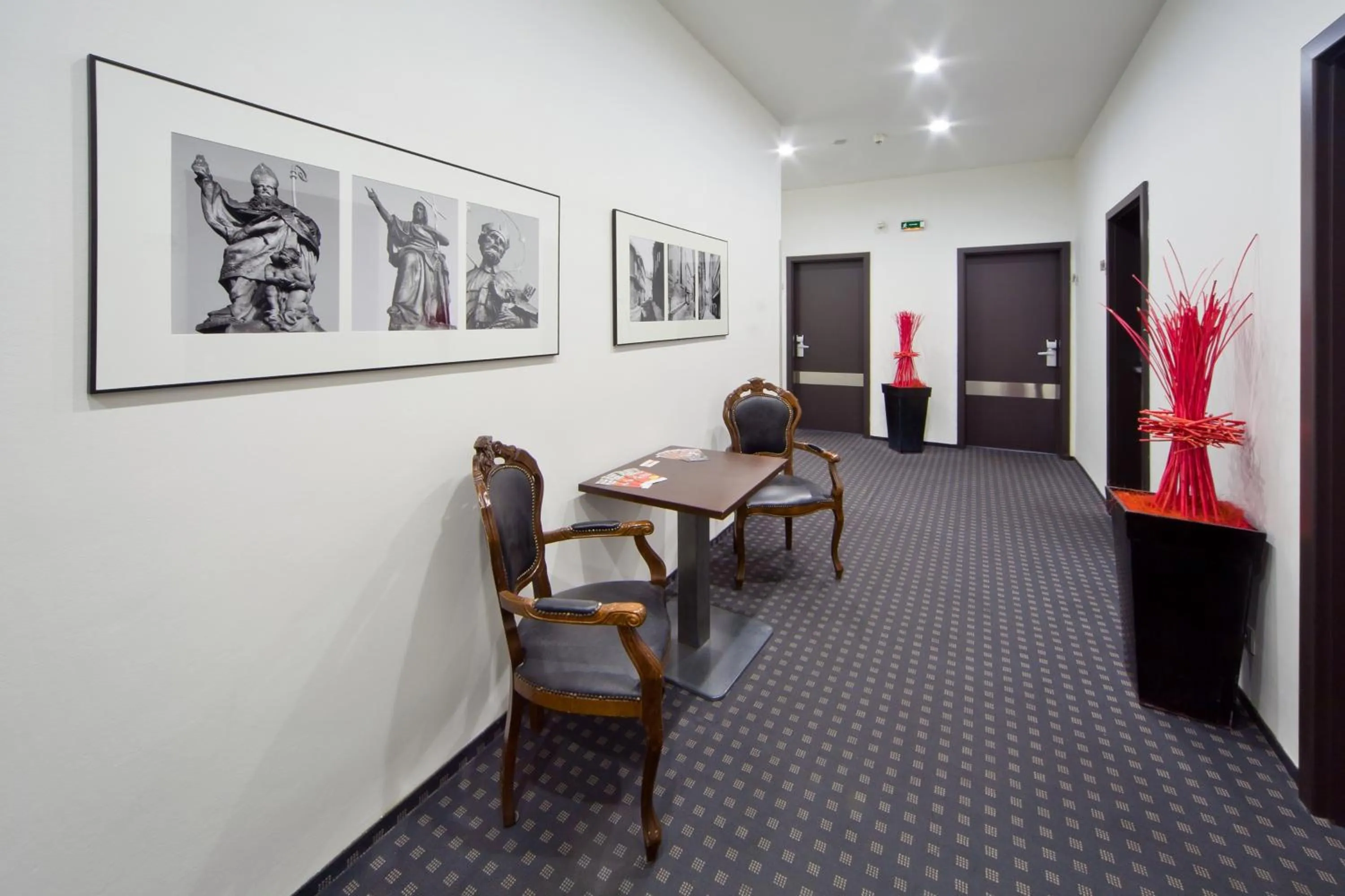 Decorative detail in Prague Inn