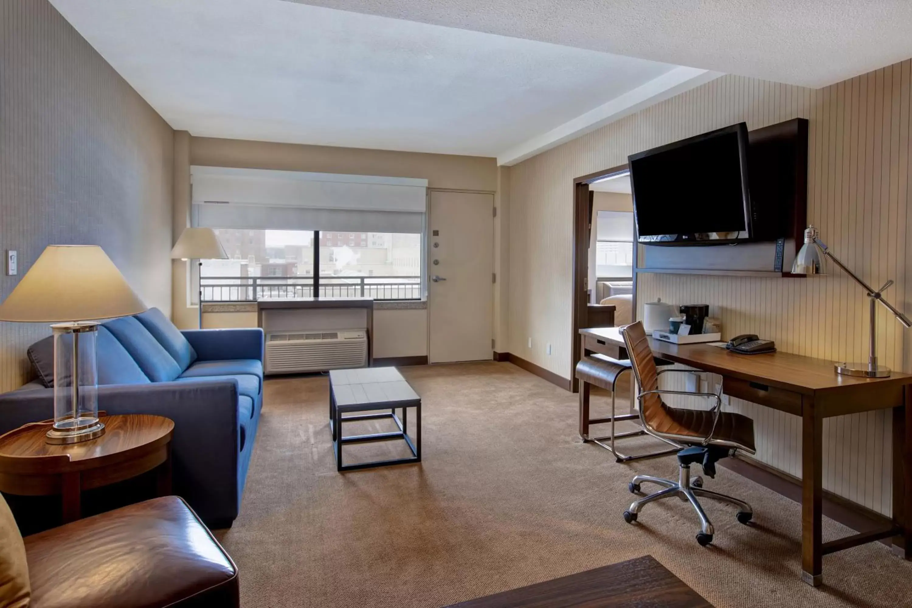 Photo of the whole room, TV/Entertainment Center in Four Points by Sheraton Peoria