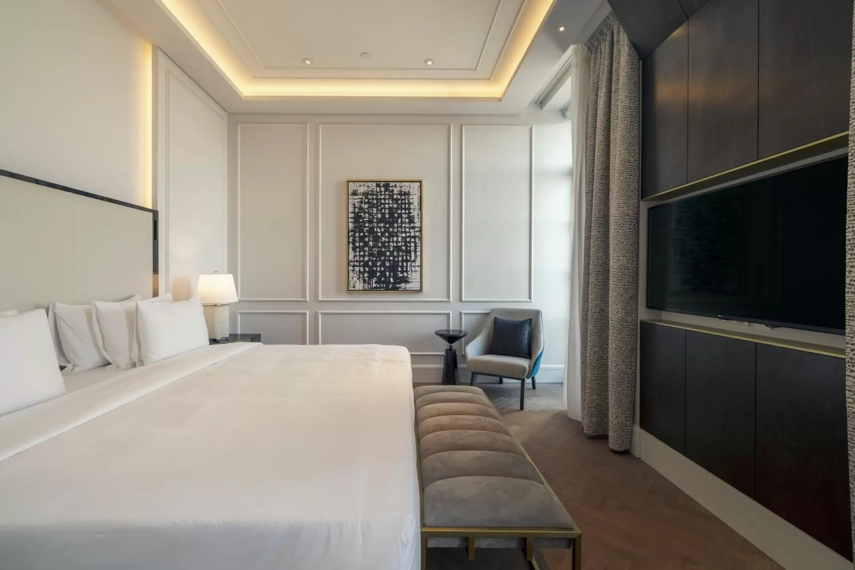 Bedroom, Bed in Mansard Riyadh, a Radisson Collection Hotel