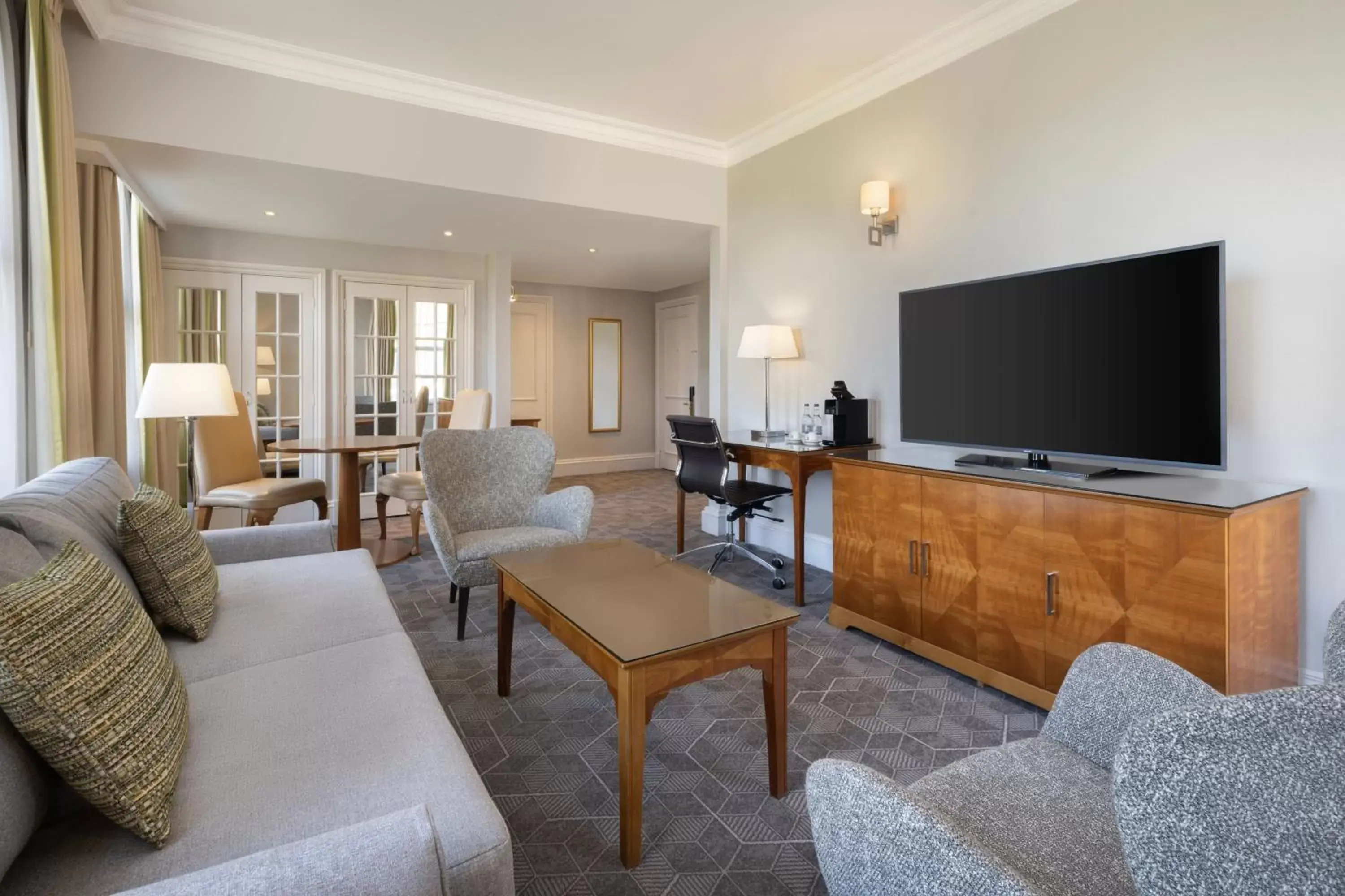 Living room, Seating Area in Delta Hotels by Marriott Birmingham