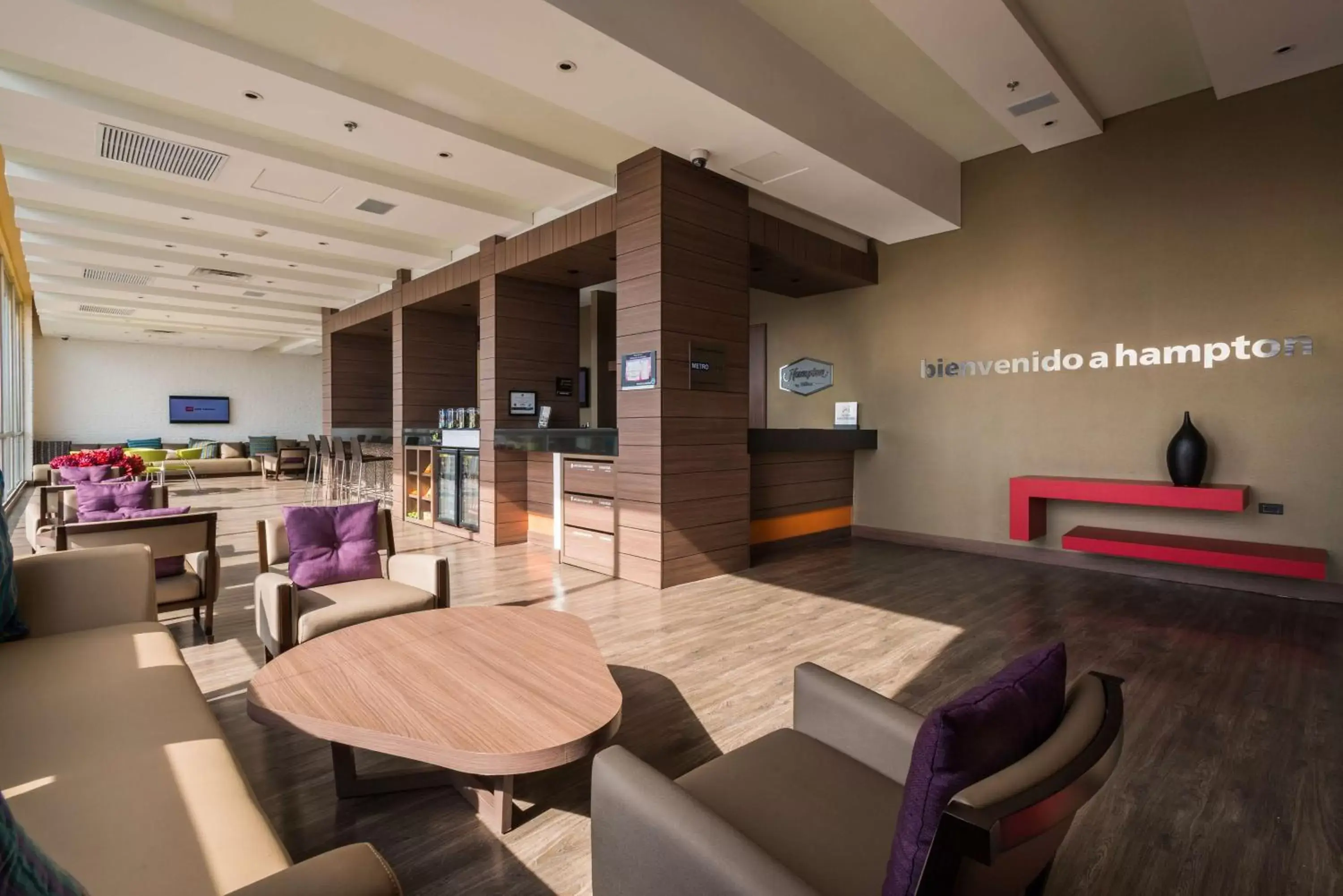 Lobby or reception in Hampton By Hilton Bucaramanga