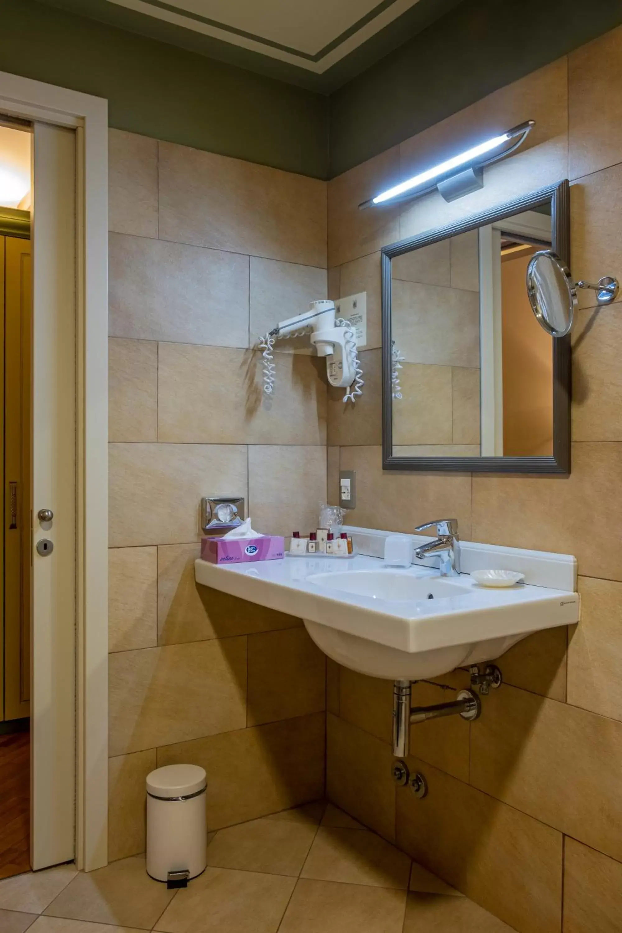 Bathroom in San Luca Palace