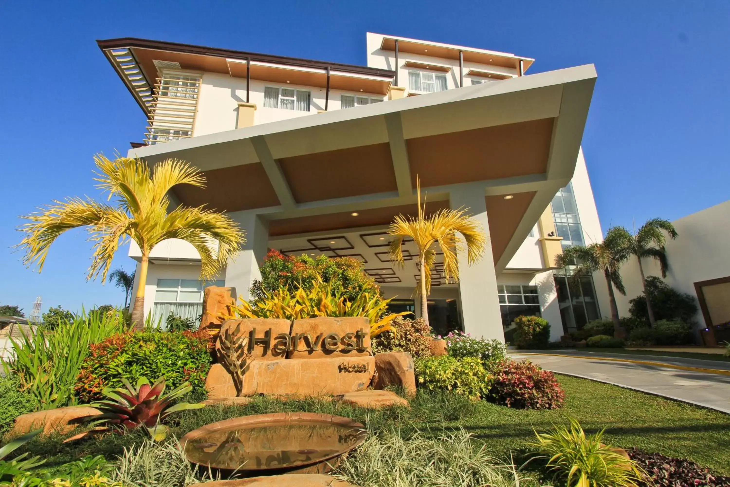 Facade/entrance, Property Building in The Harvest Hotel Managed by HII