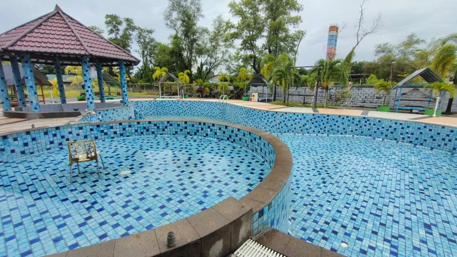 Swimming Pool in Capital O 91806 Hotel Batu Suli