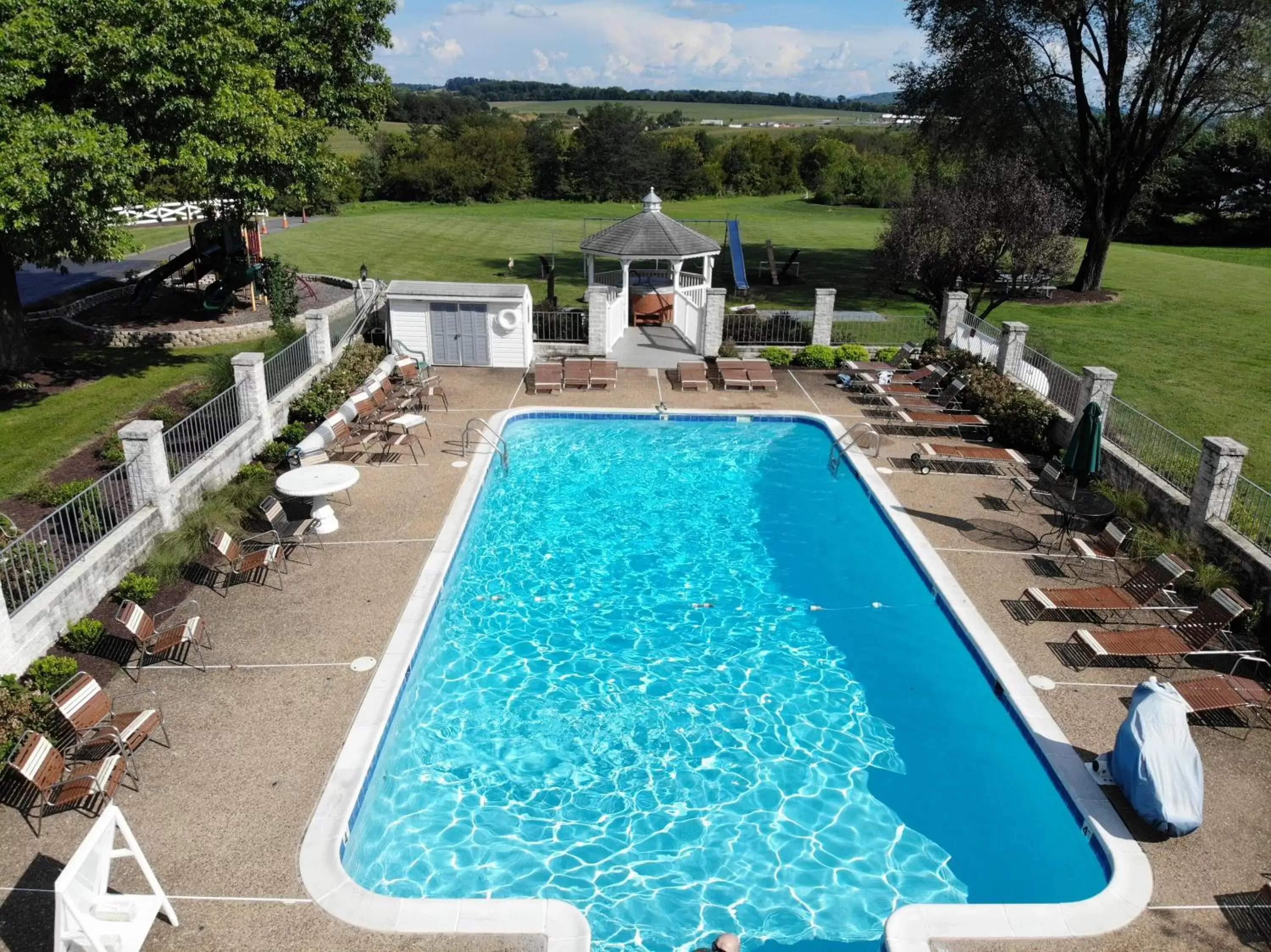 Swimming pool, Pool View in The Village Inn