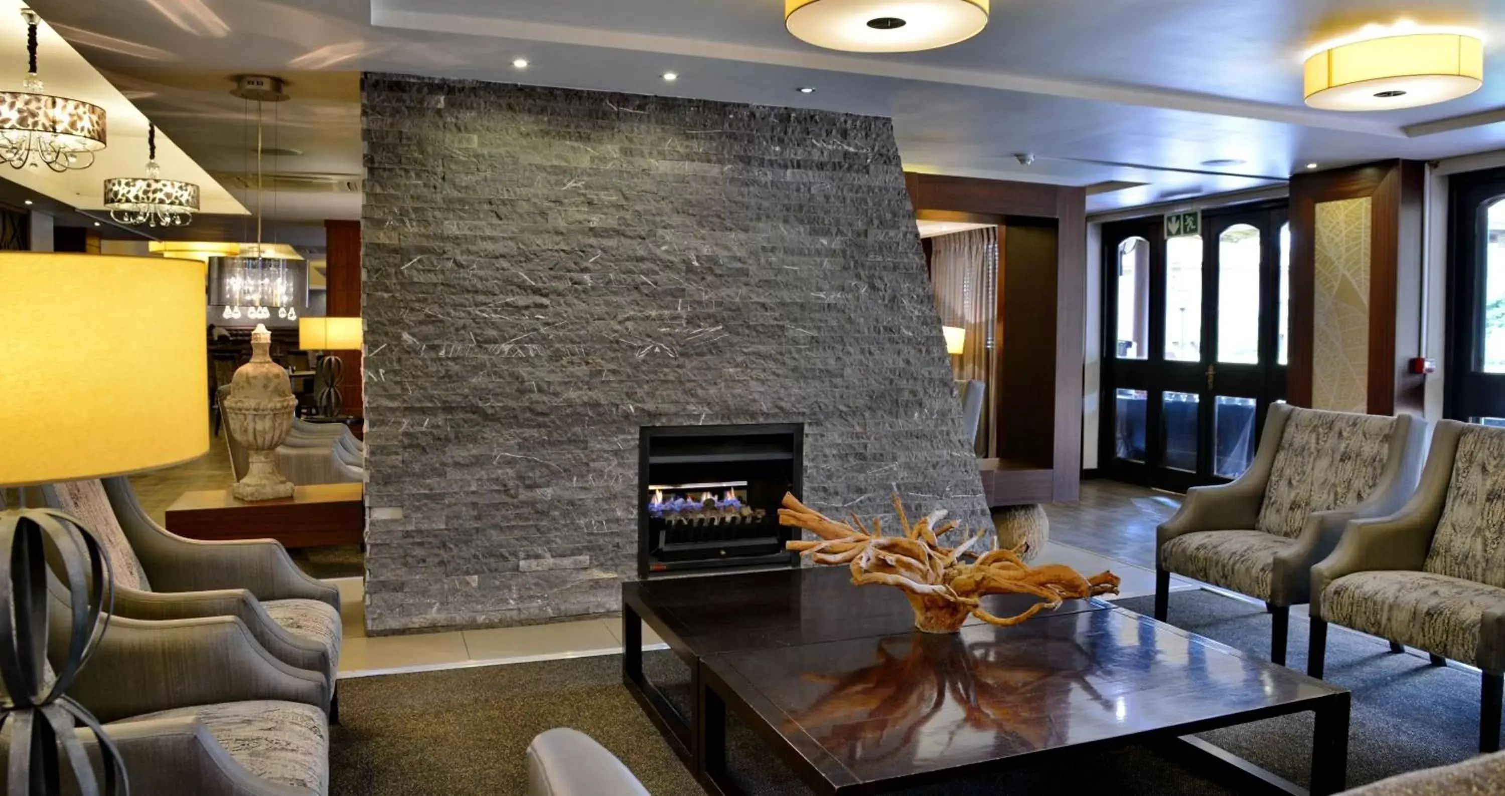 Lounge or bar, Lobby/Reception in ANEW Hotel Witbank Emalahleni