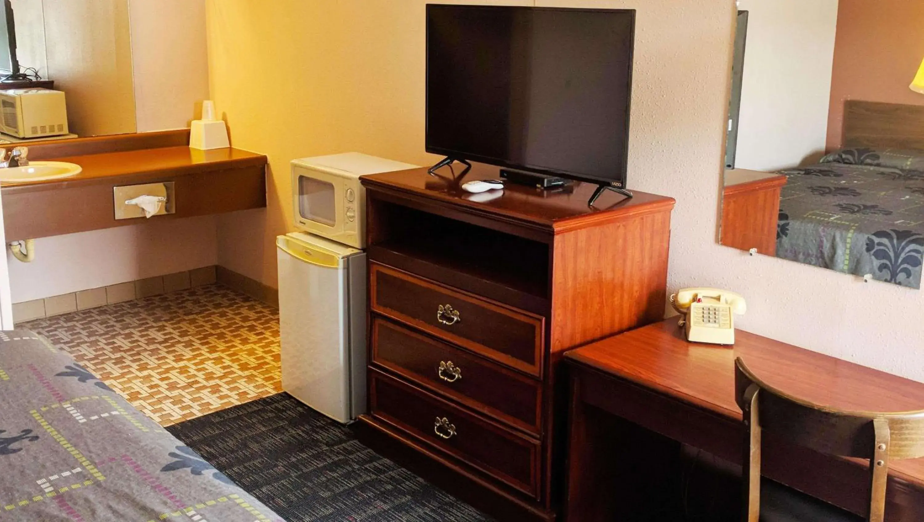 Photo of the whole room in Black Angus Motel Poteau Photo of the whole room in Black Angus Motel Poteau