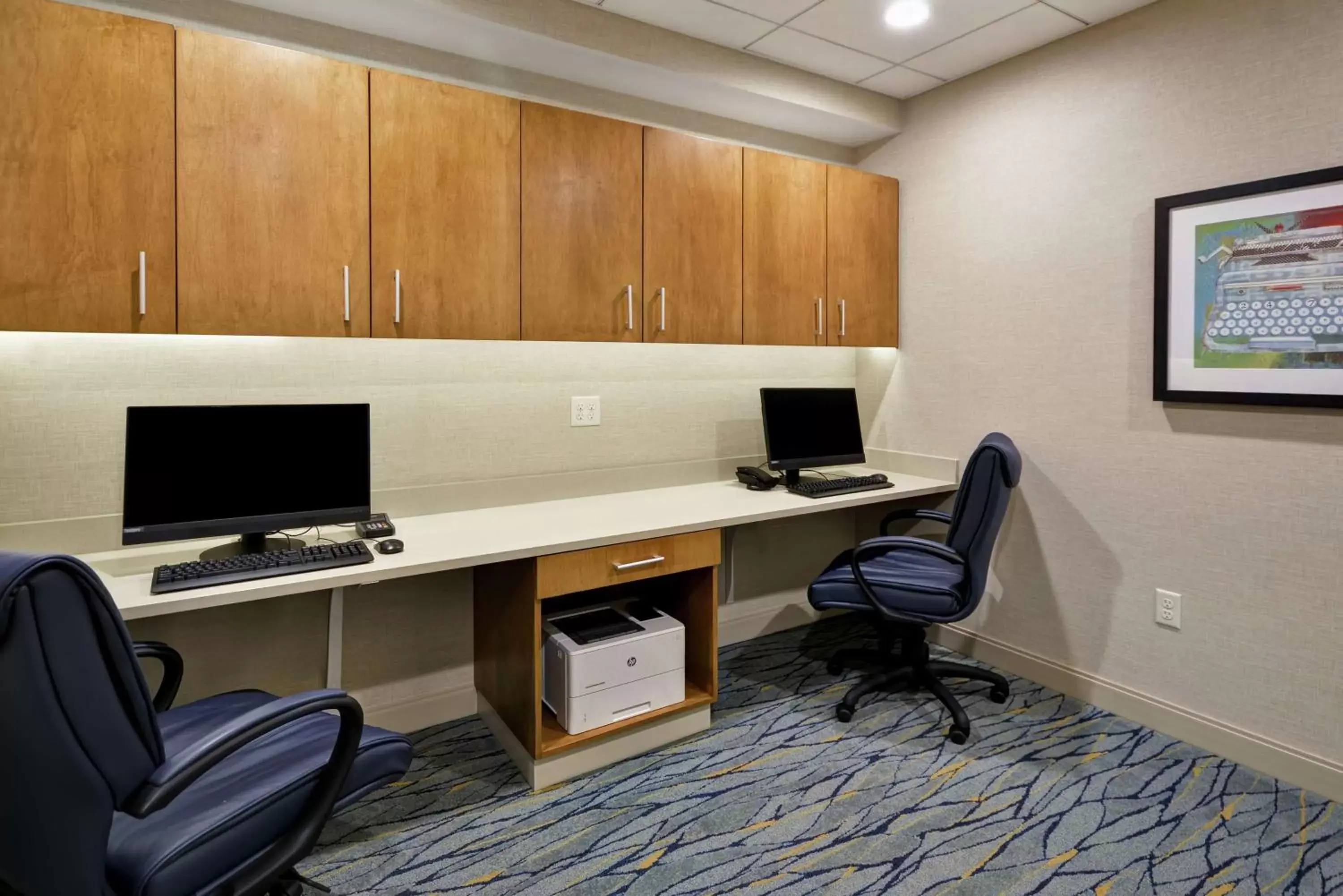 Business facilities, Business Area/Conference Room in Hampton Inn Suites Grants Pass