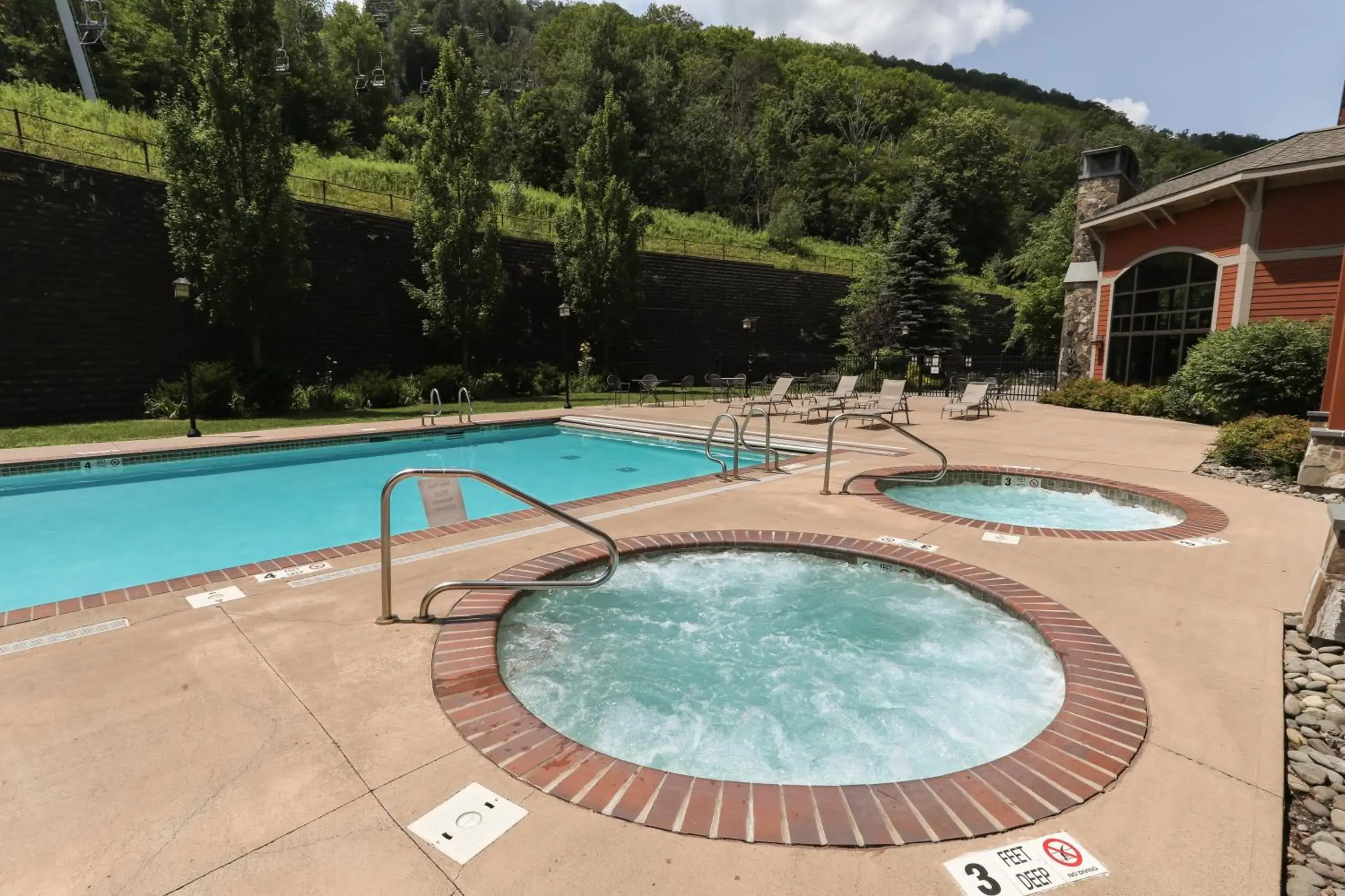 Swimming pool in Kaatskill Mountain Club & Condos by Vail Resorts Swimming pool in Kaatskill Mountain Club & Condos by Vail Resorts