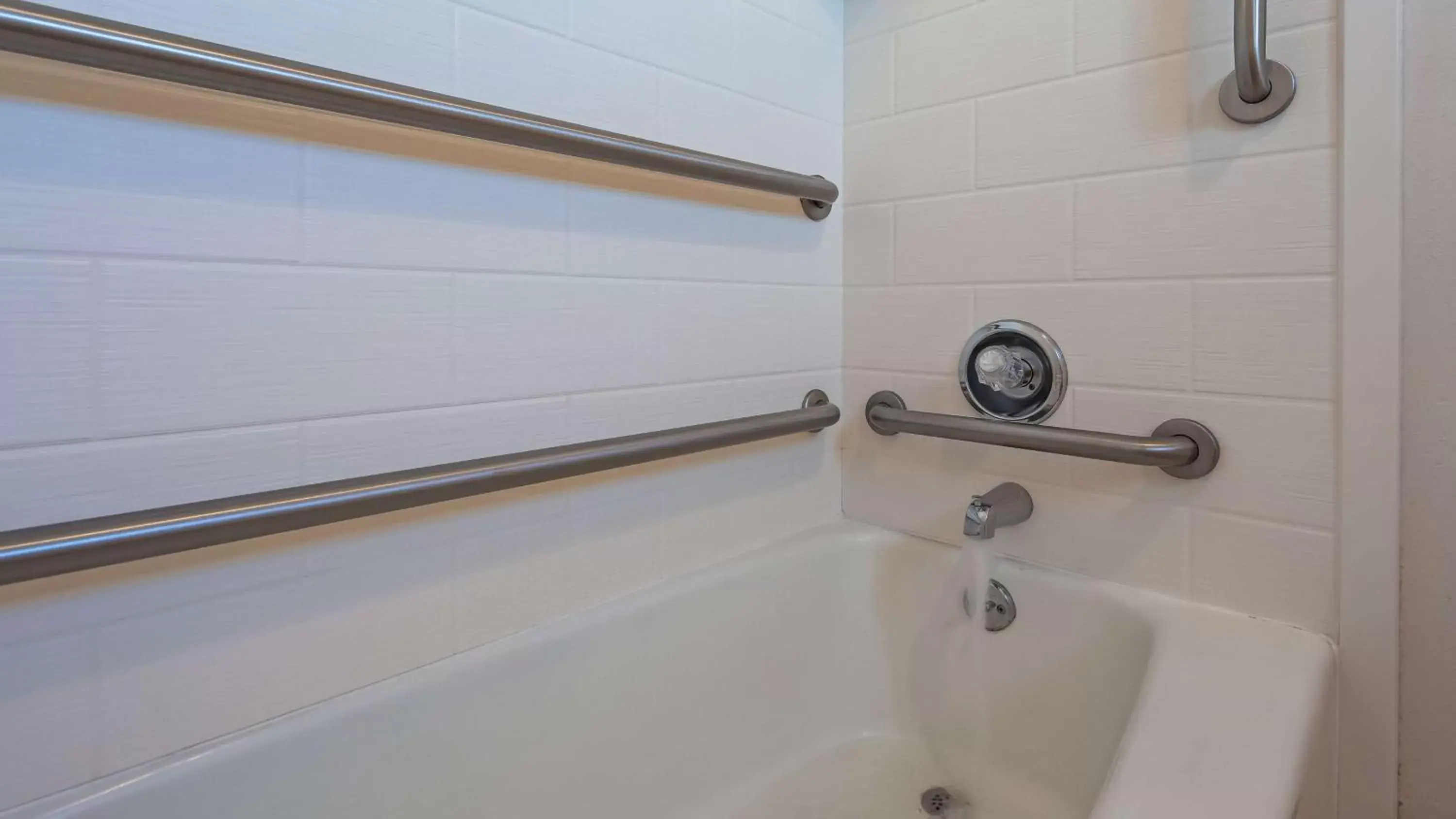 Bathroom in Best Western Paradise Inn