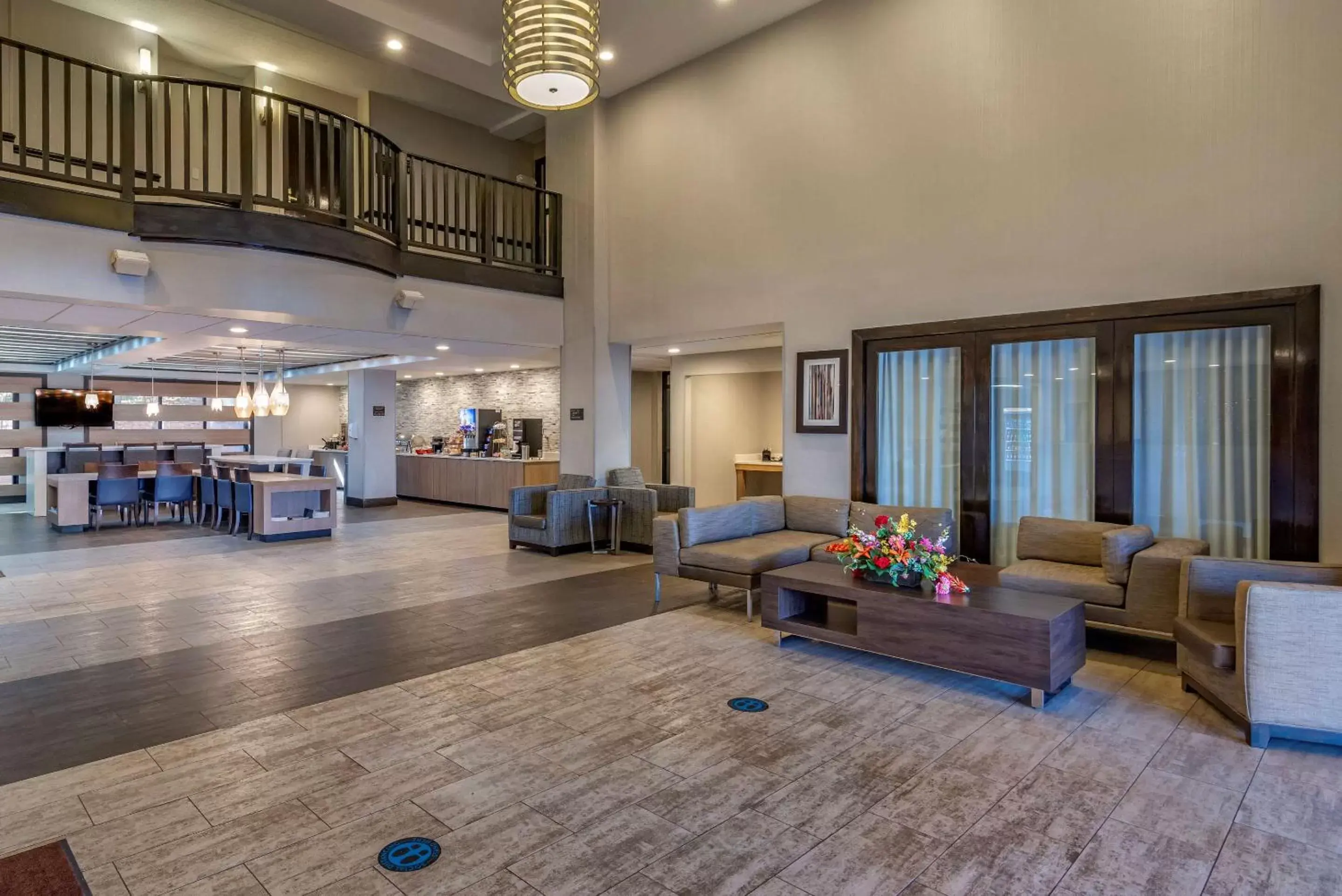 Lobby or reception in Comfort Suites Alpharetta - Roswell - Atlanta Area