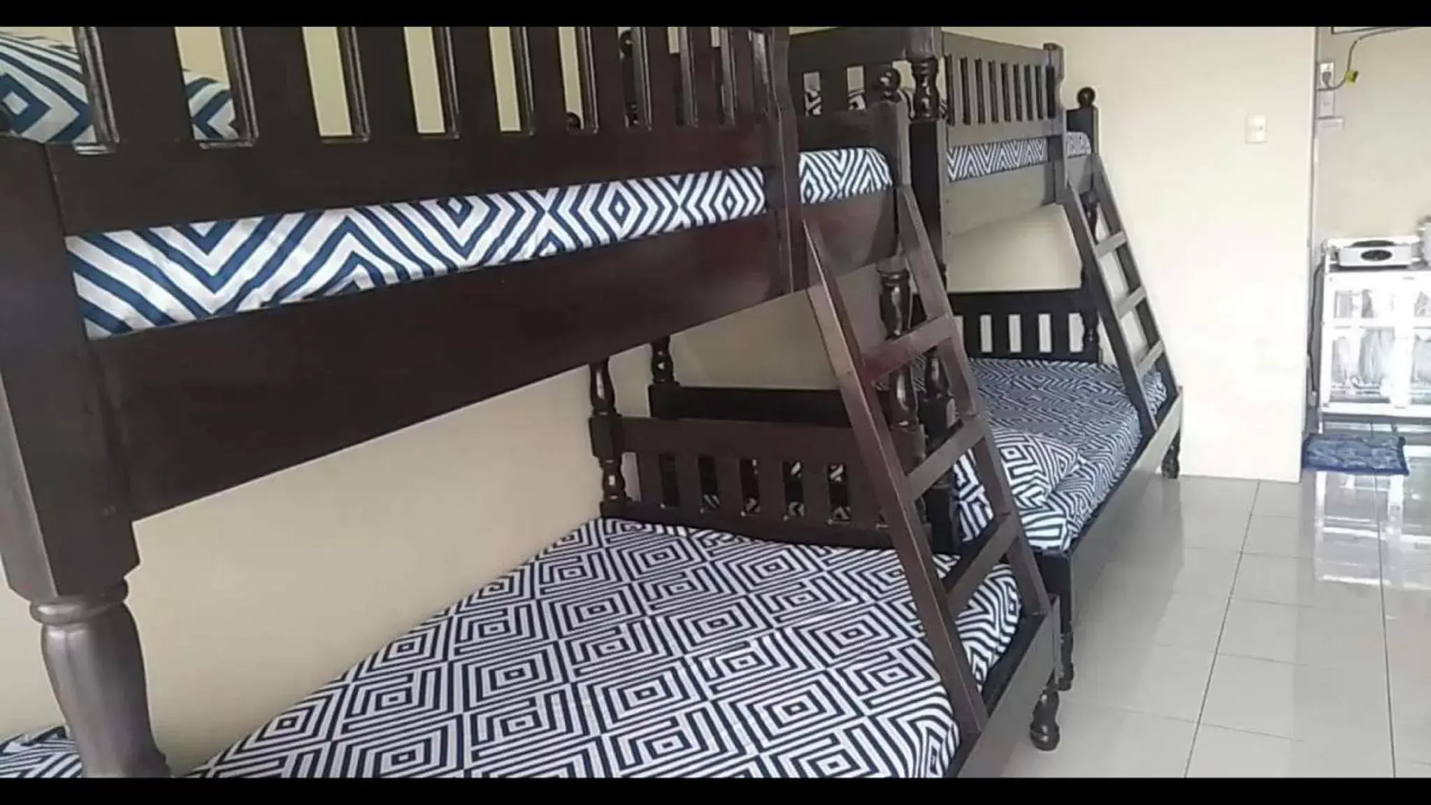 Family Room in RV3 TRANSIENT HOUSE Family Room in RV3 TRANSIENT HOUSE