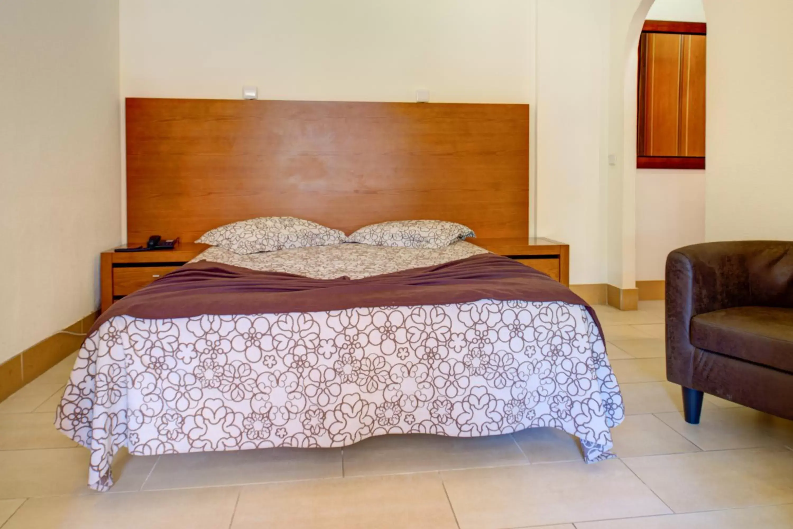 Bedroom, Bed in Choromar Apartments