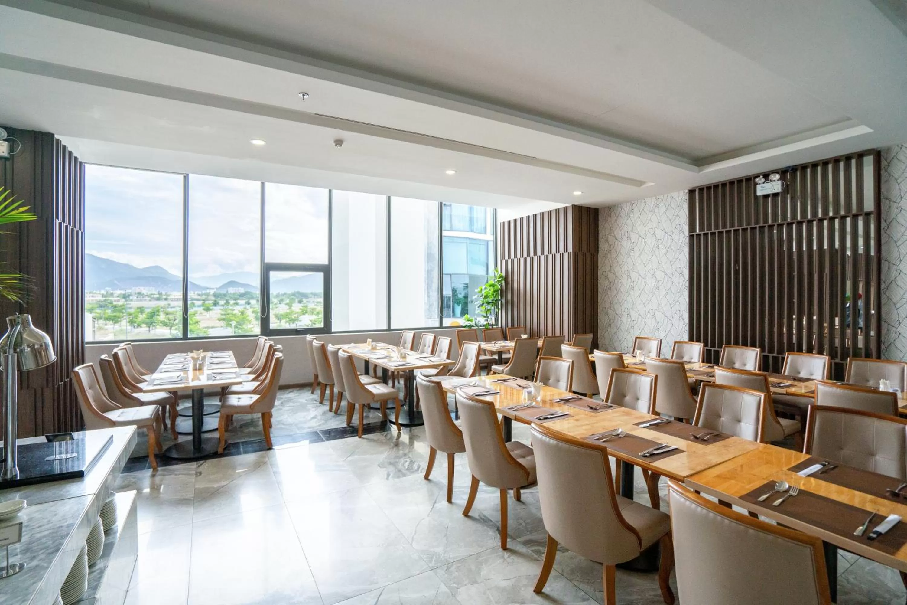 Restaurant/Places to Eat in Vesna Hotel