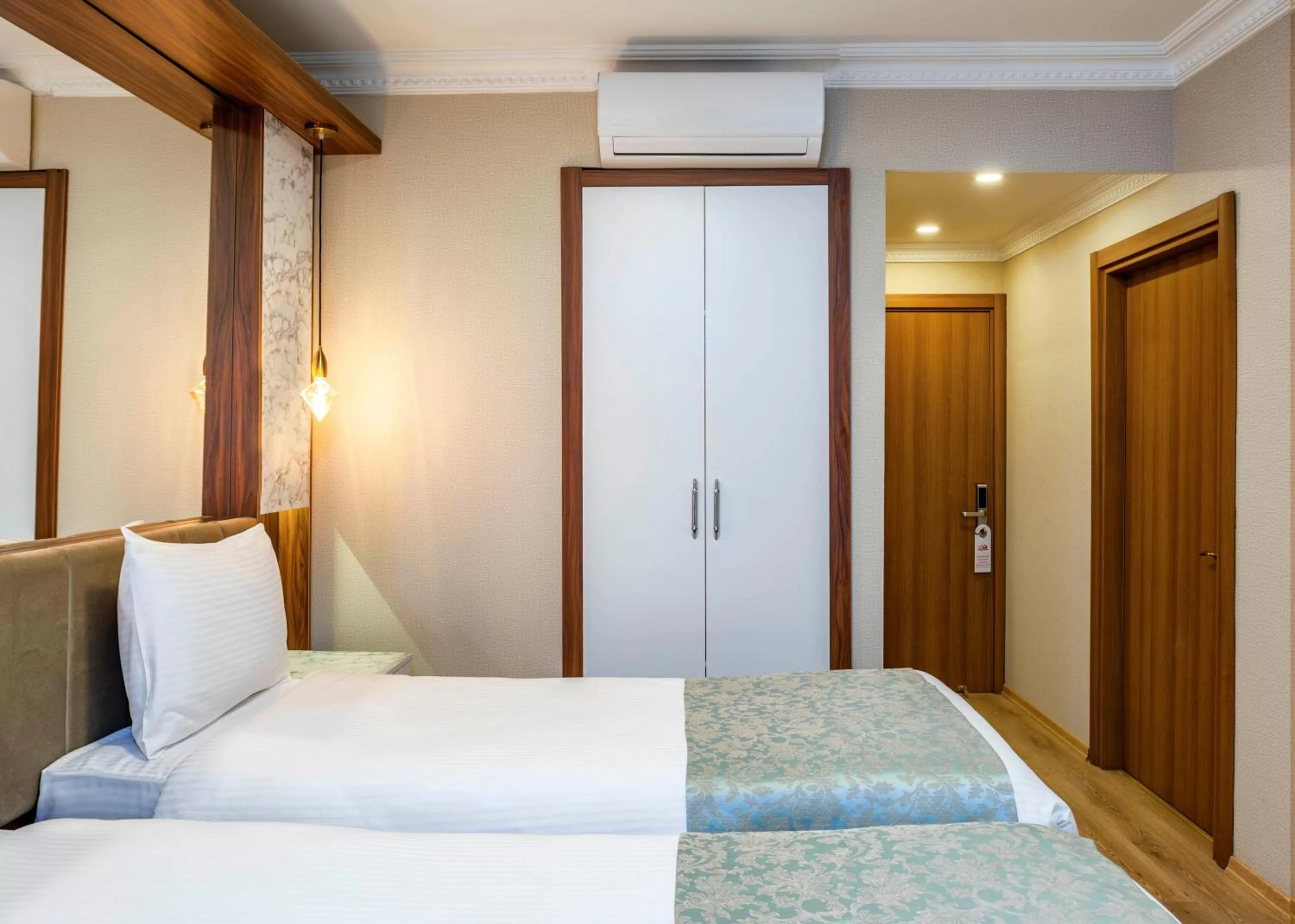 Bedroom, Bed in Kupeli Hotel