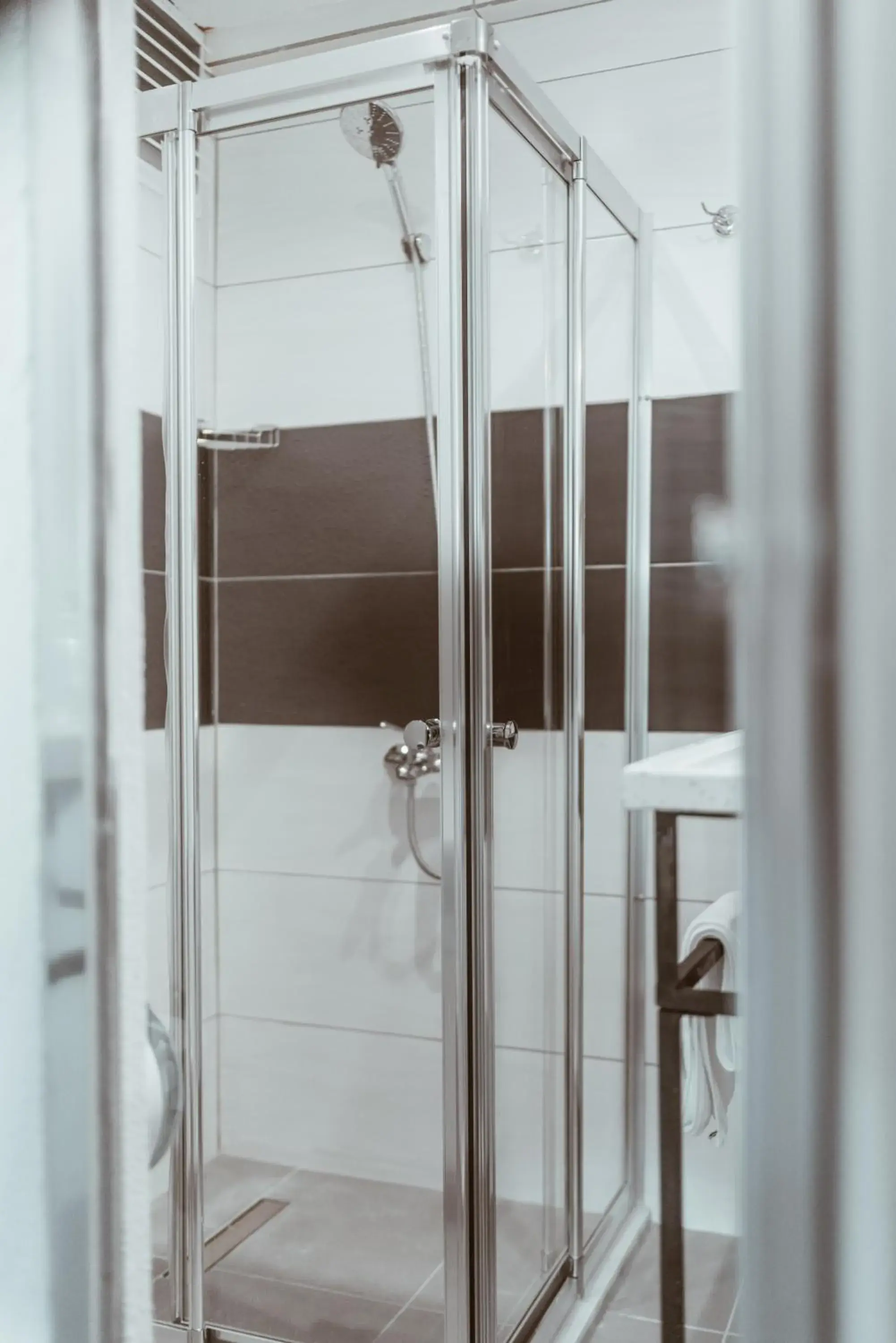 Shower in PANDAN KARAKOY SUİT Shower in PANDAN KARAKOY SUİT