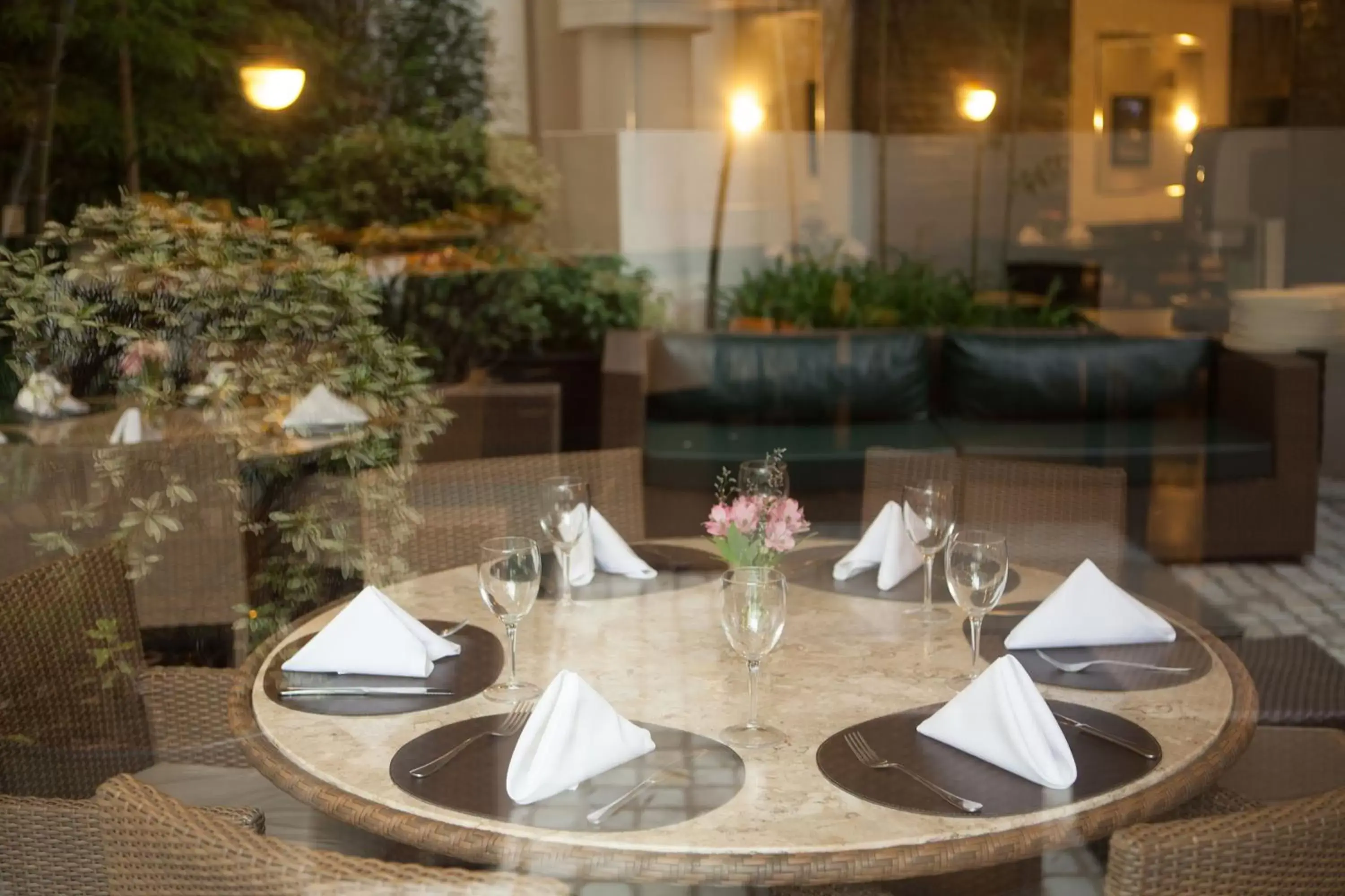 Restaurant/Places to Eat in Royal Jardins Boutique Hotel