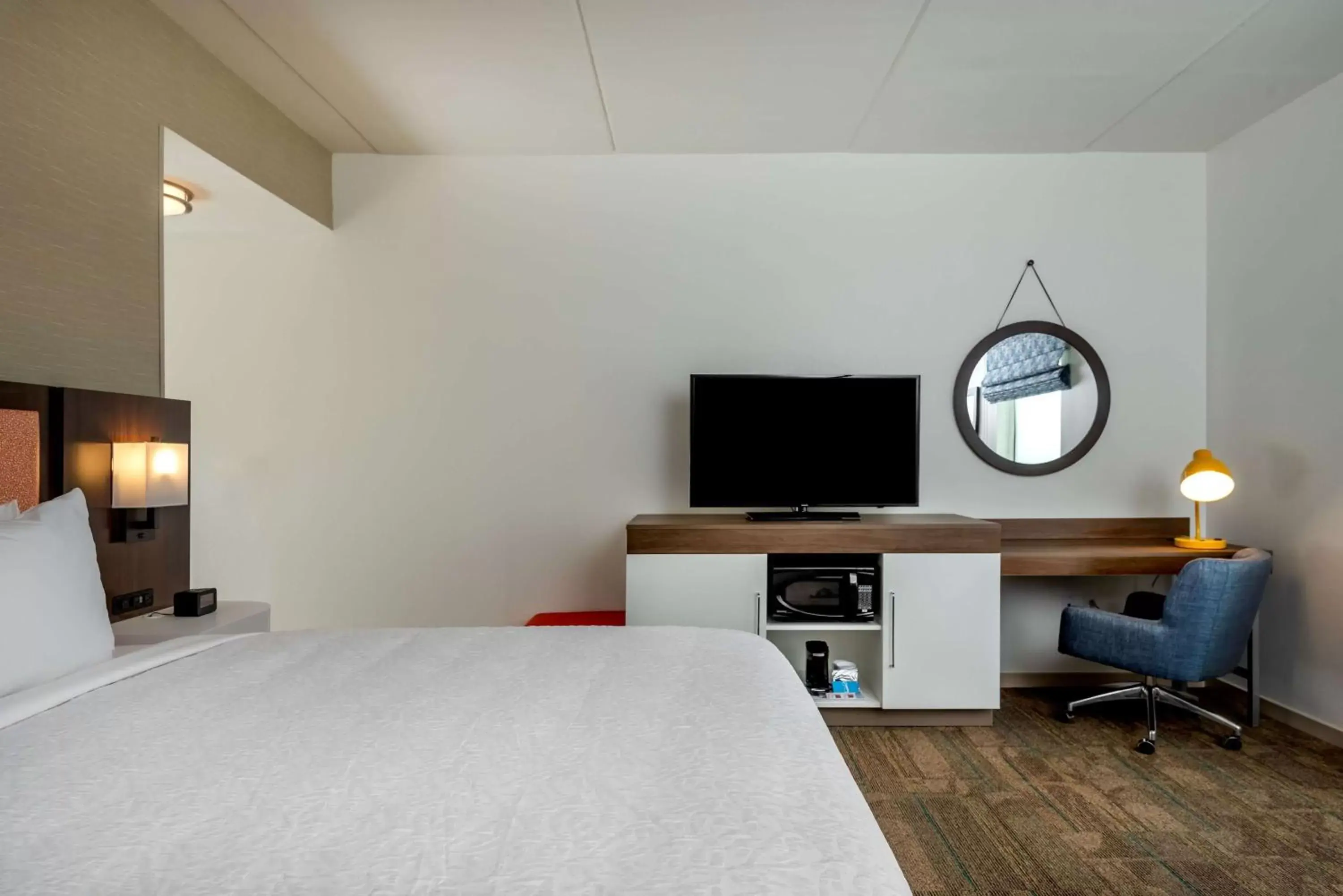 Bed in Hampton Inn Baltimore Bayview Campus Bed in Hampton Inn Baltimore Bayview Campus