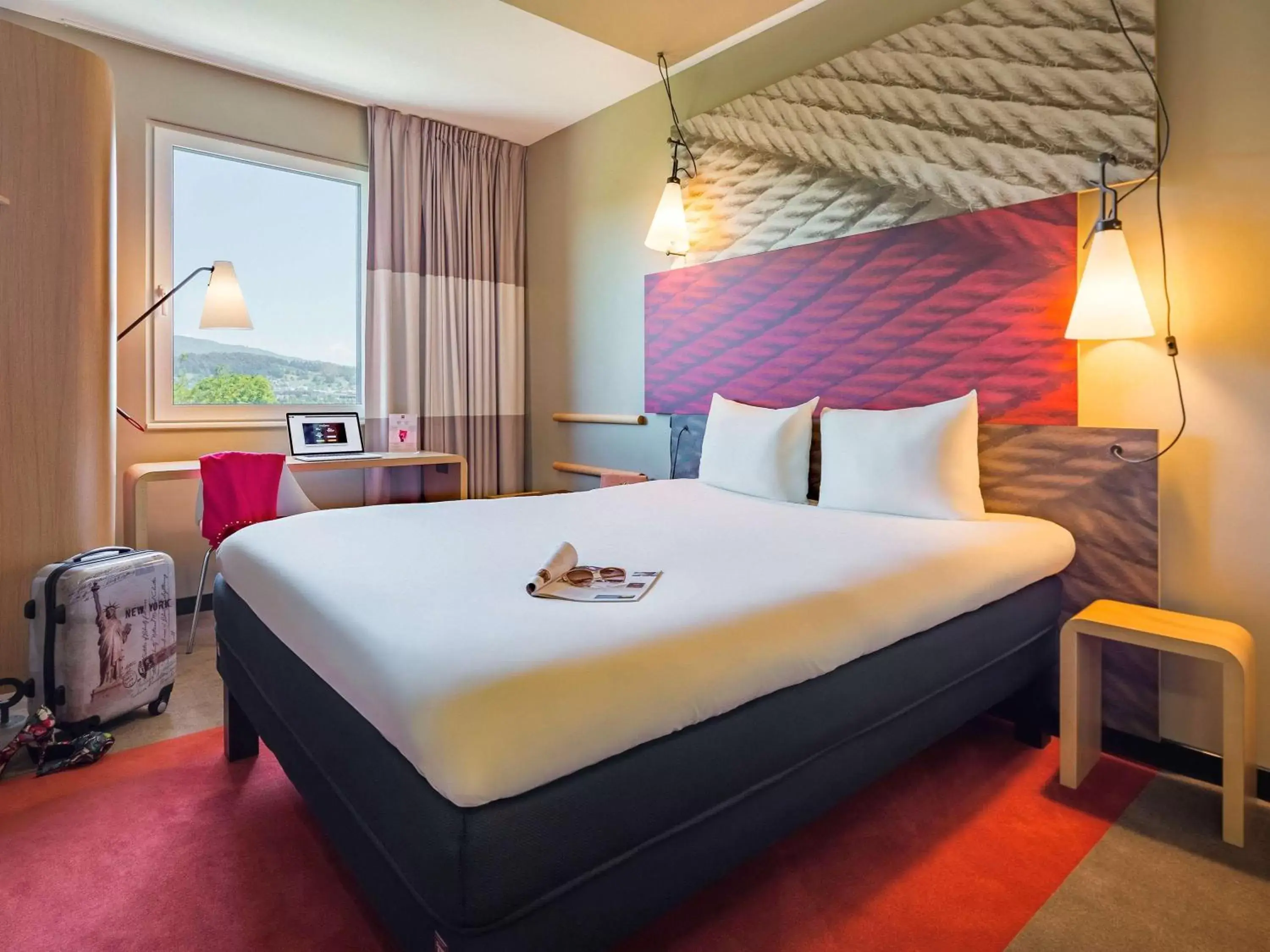 Photo of the whole room, Bed in ibis Baden Neuenhof Photo of the whole room, Bed in ibis Baden Neuenhof