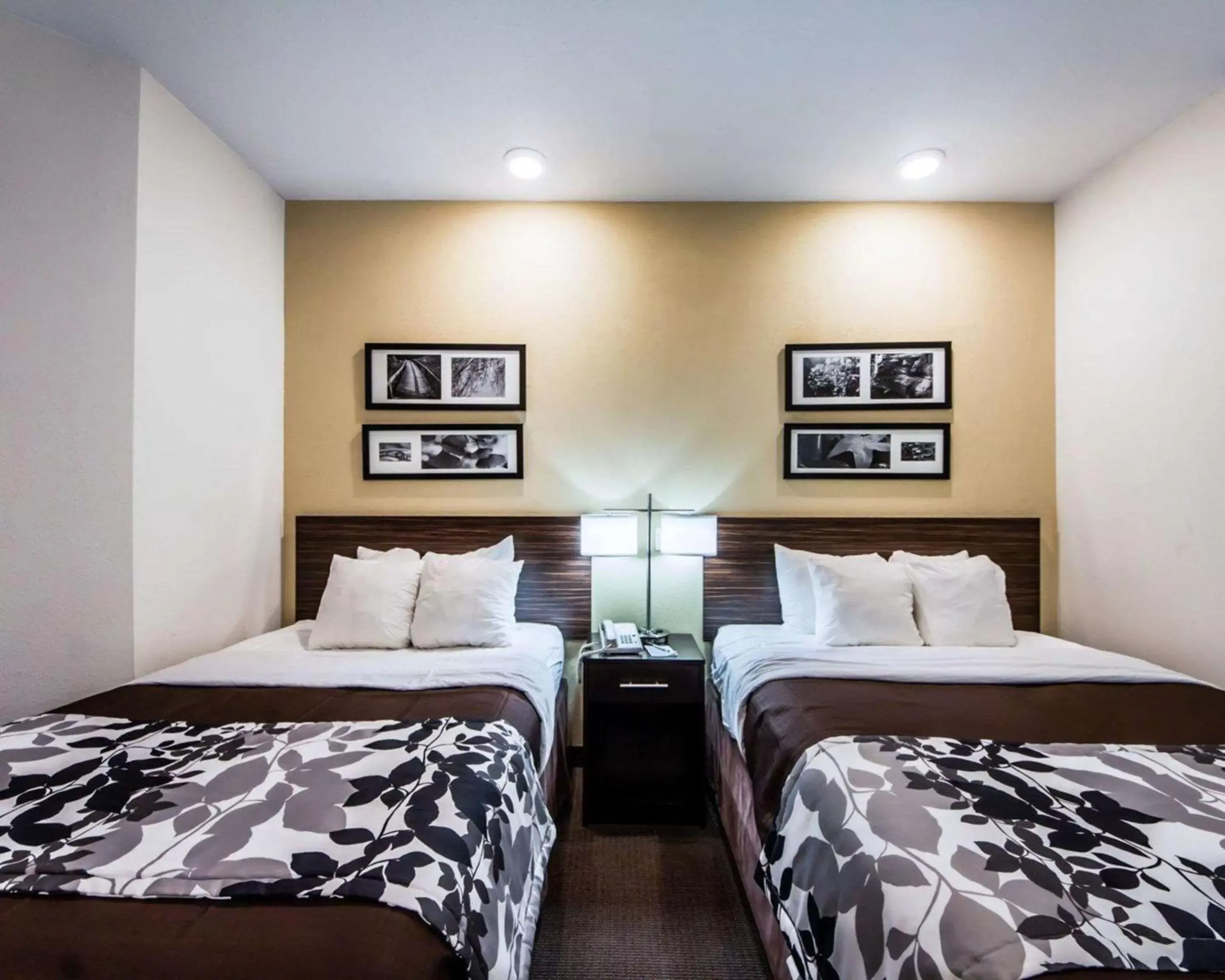 Photo of the whole room, Bed in Sleep Inn & Suites Guthrie - Edmond North