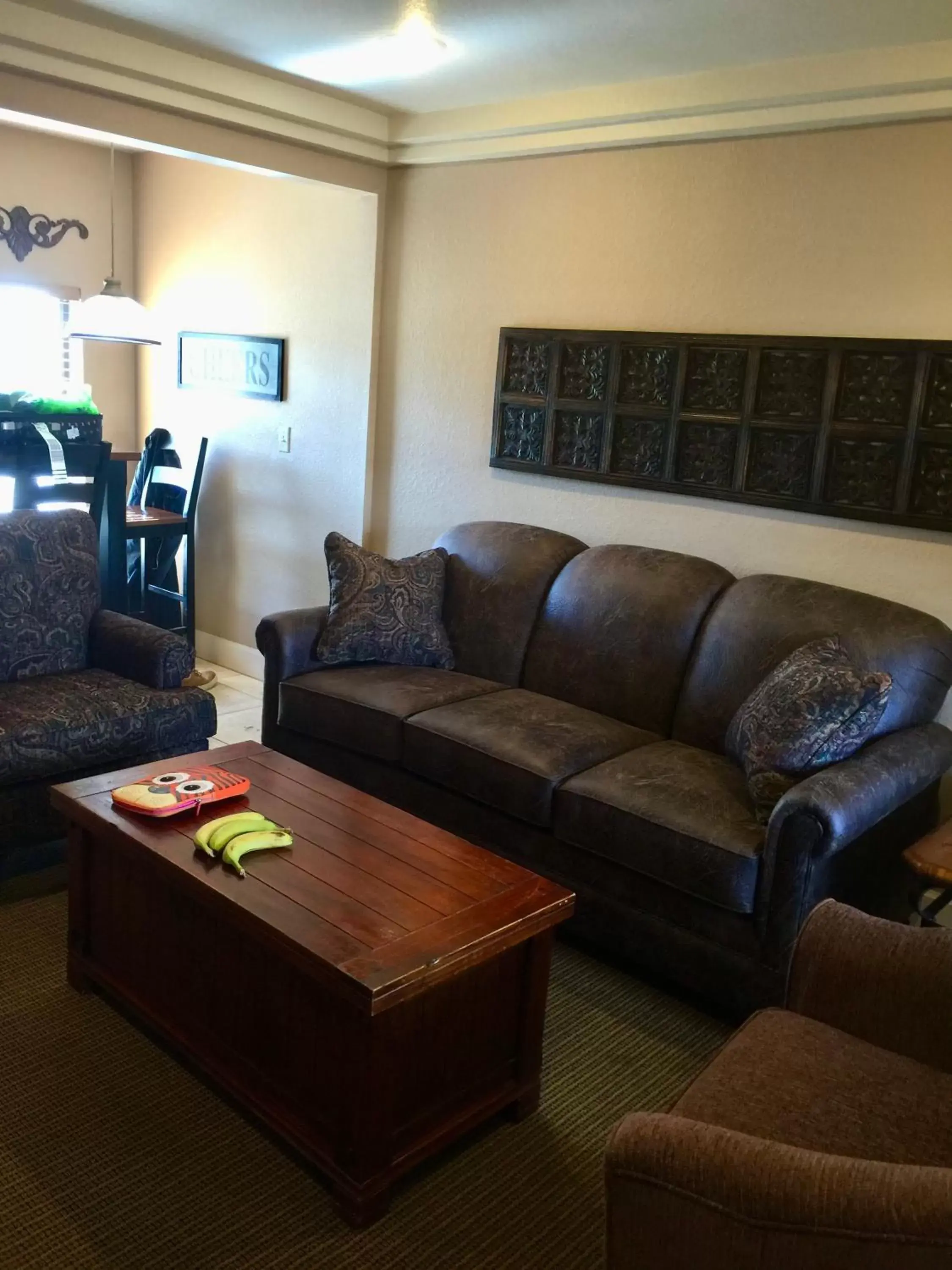 Living room, Seating Area in The Lodge on Route 66