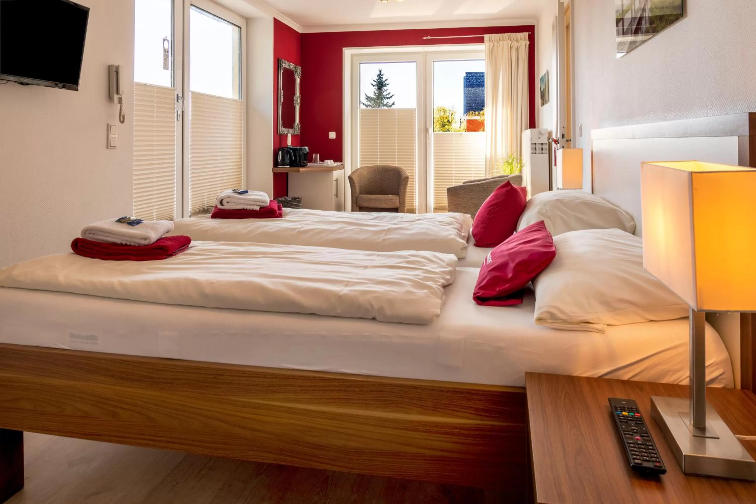 Photo of the whole room, Bed in Seaside-Strandhotel