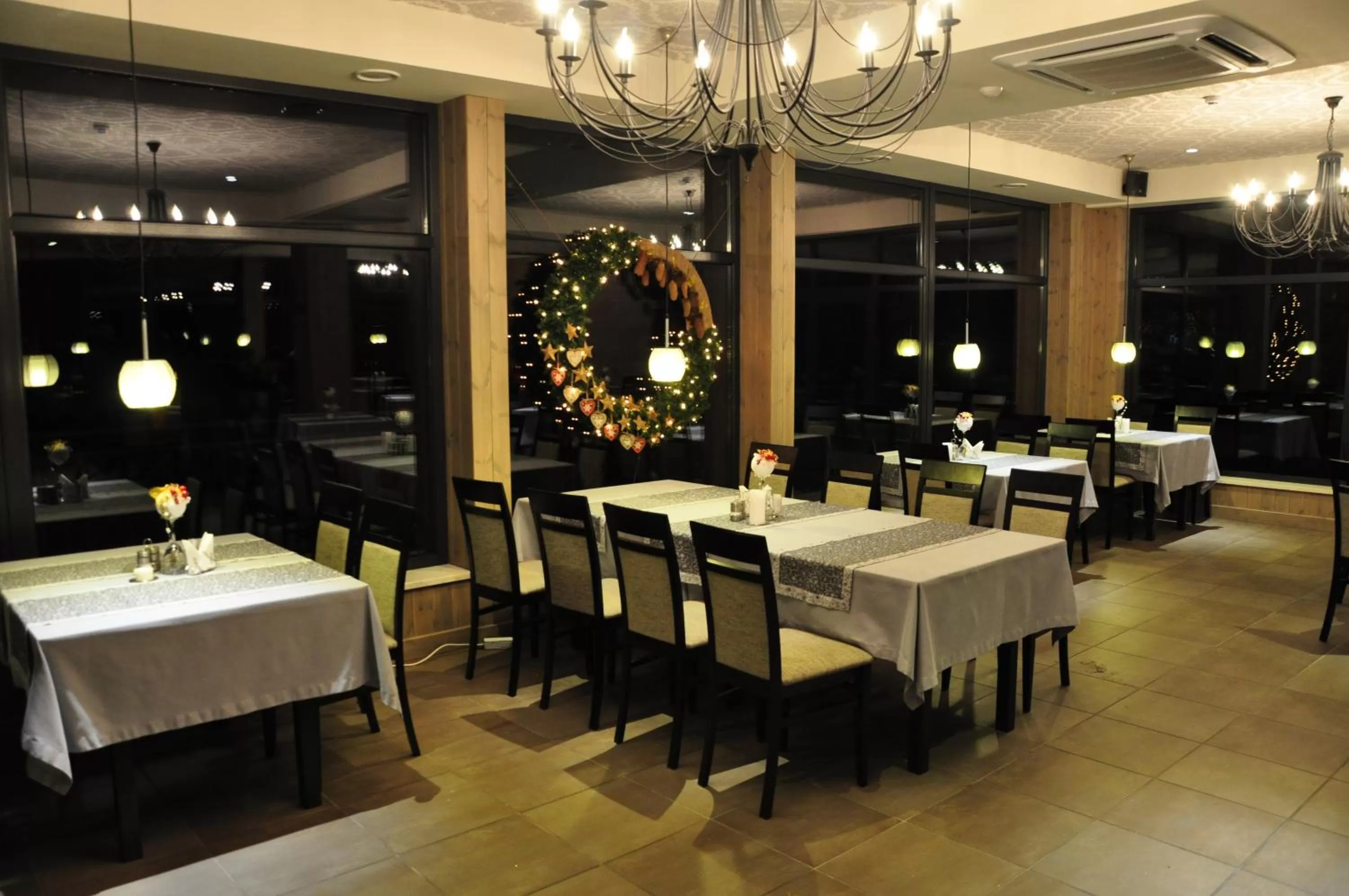 Restaurant/Places to Eat in "Seklytele" apartments