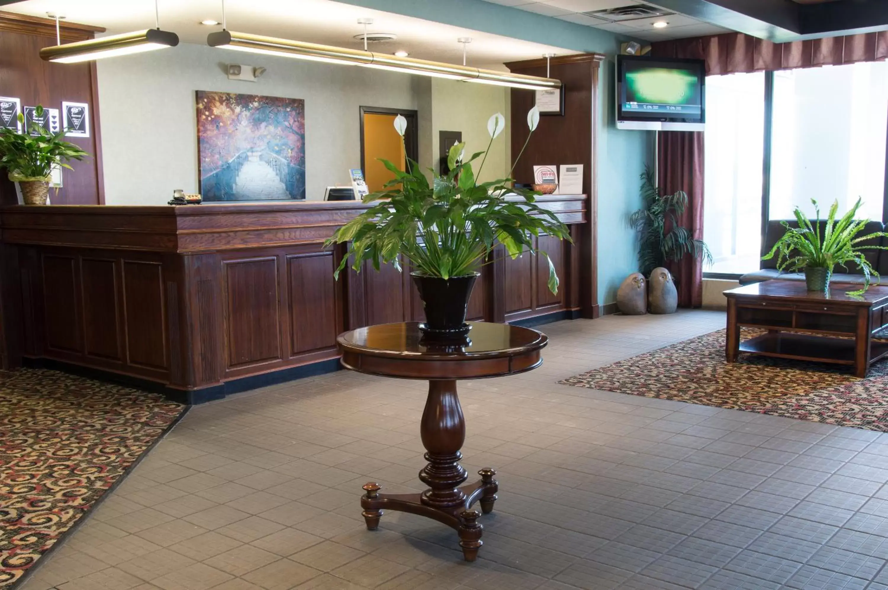 Lobby or reception, Lobby/Reception in Lamplighter Inn & Suites Pittsburg