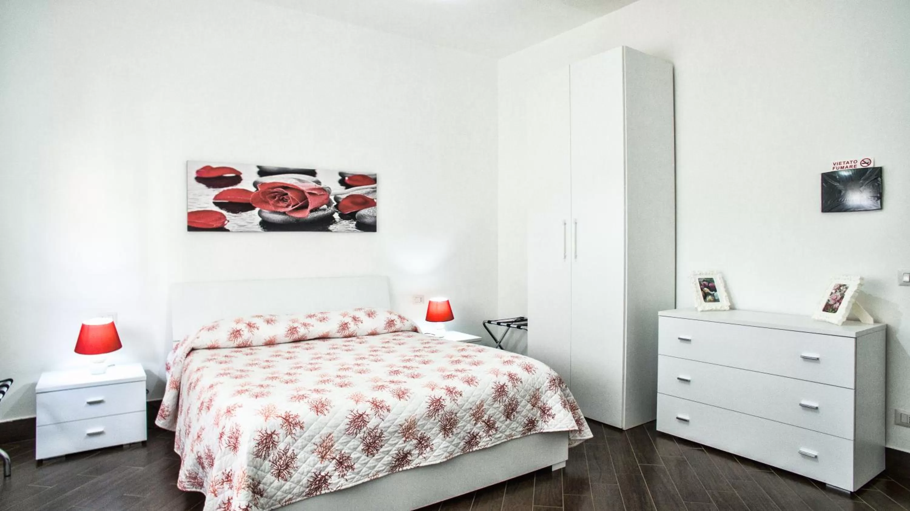 Property building, Bed in B&B Rosaly