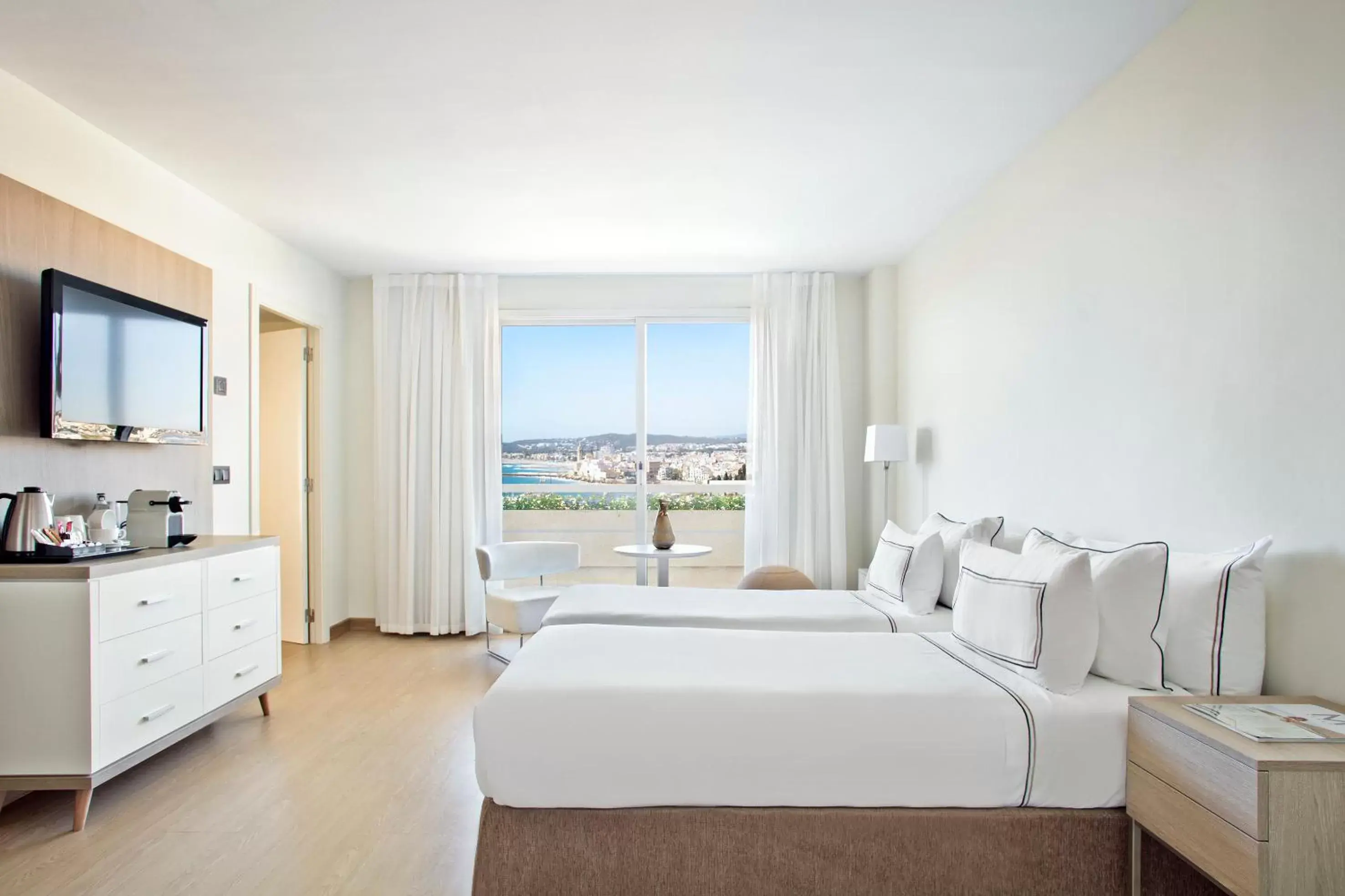 TV and multimedia in Melia Sitges