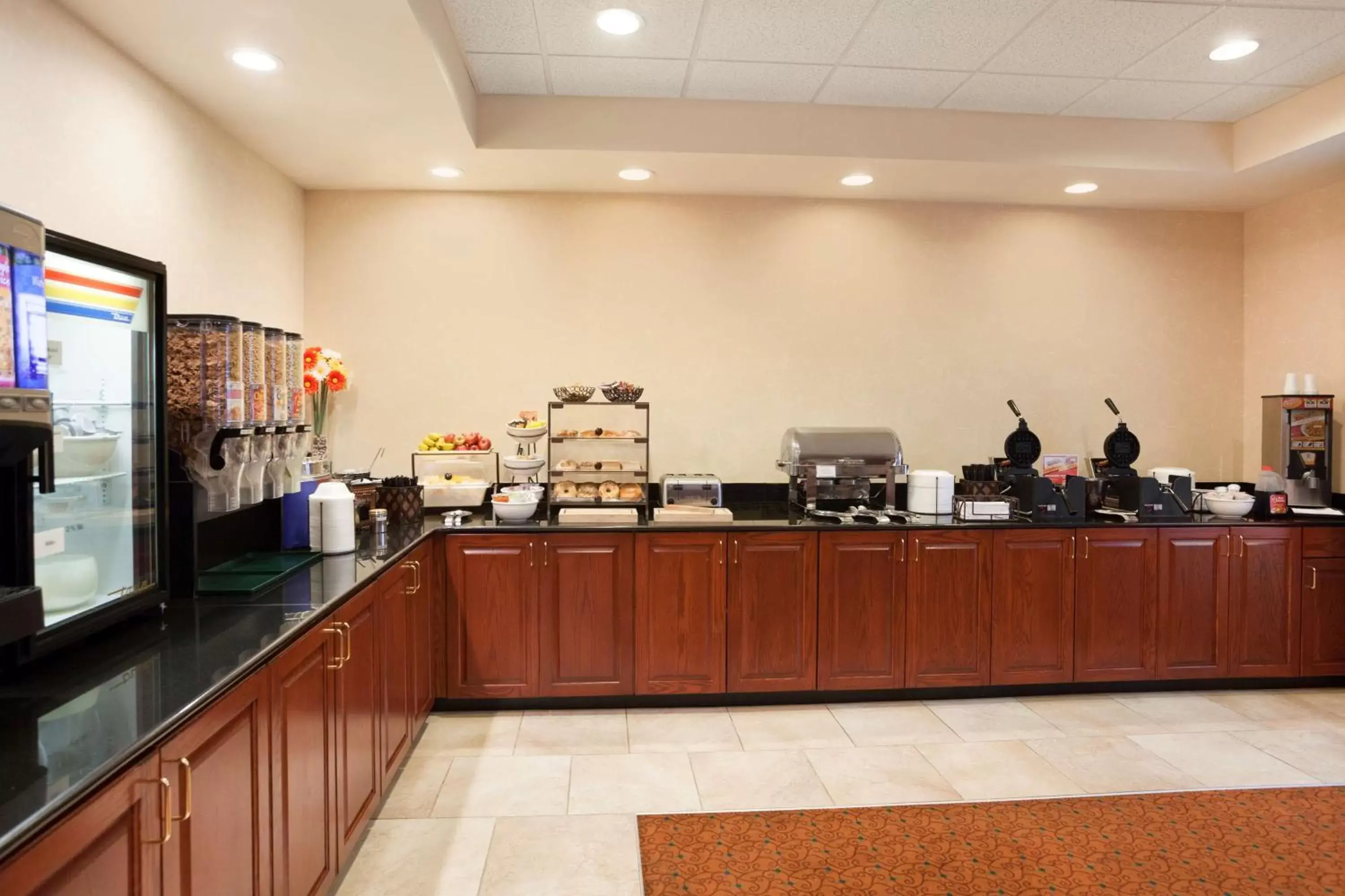 Restaurant/Places to Eat in Country Inn & Suites by Radisson, Lexington Park (Patuxent River Naval Air Station), MD