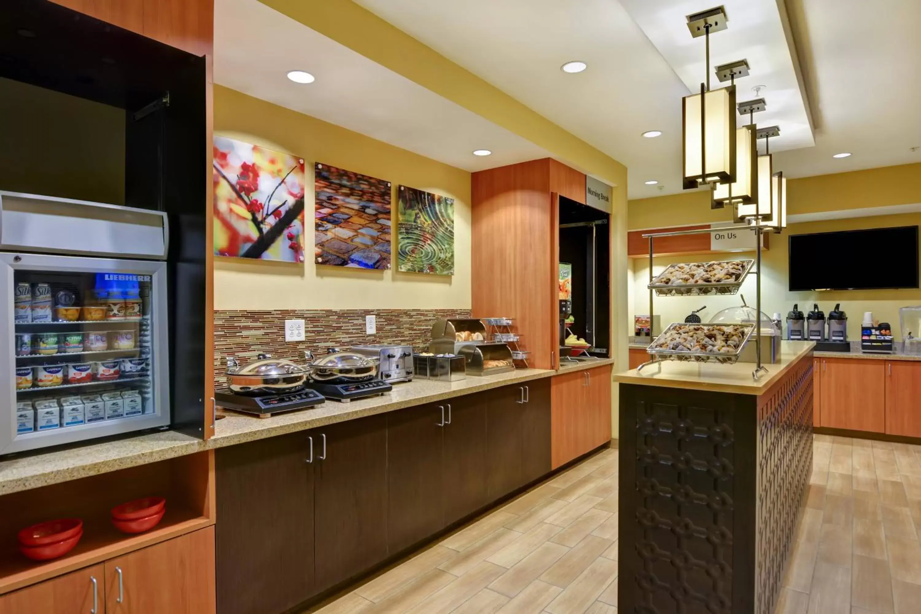 Breakfast in TownePlace Suites by Marriott Jackson Ridgeland/The Township at Colony Park