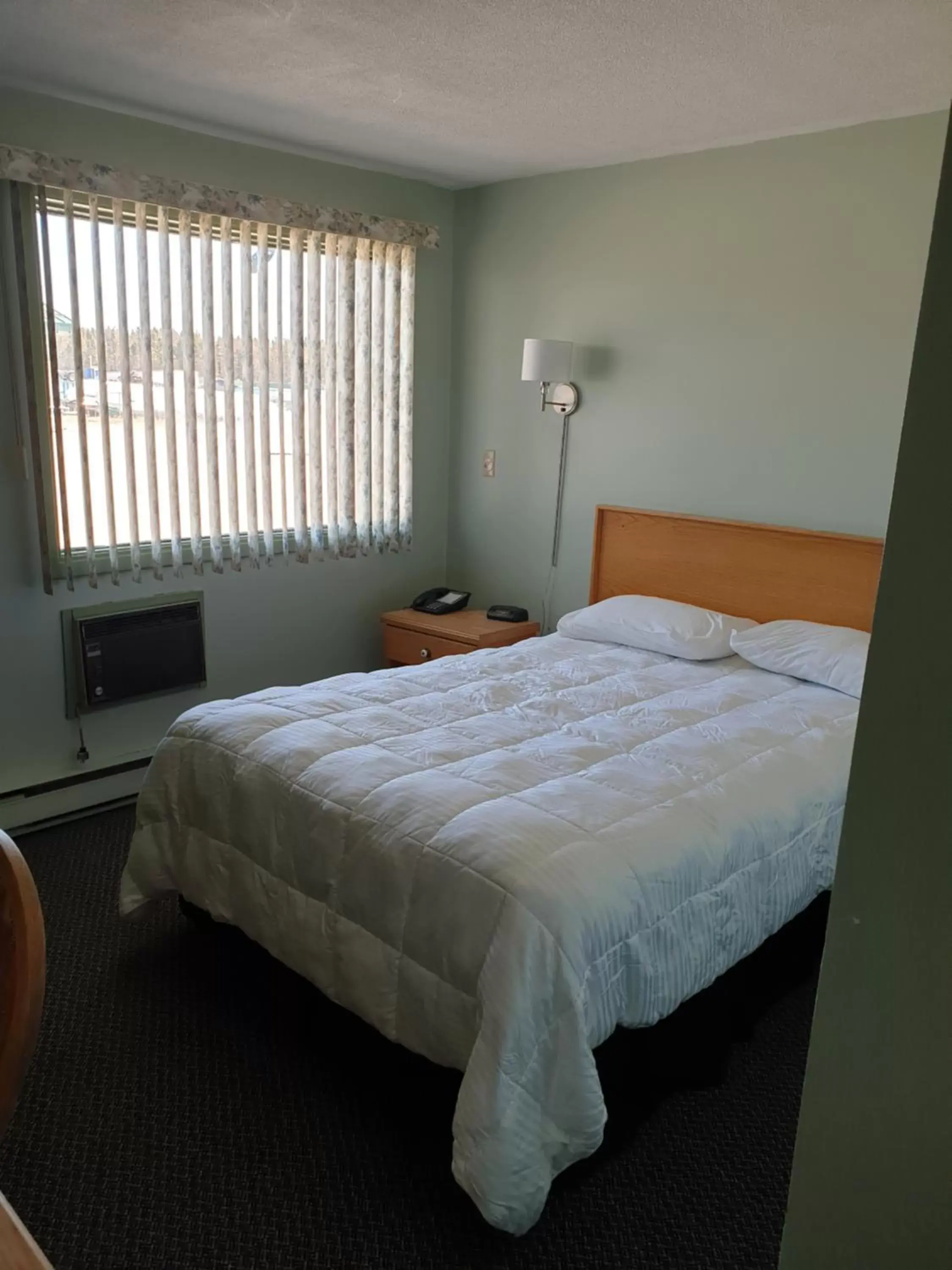 Bed in Chimo Motel