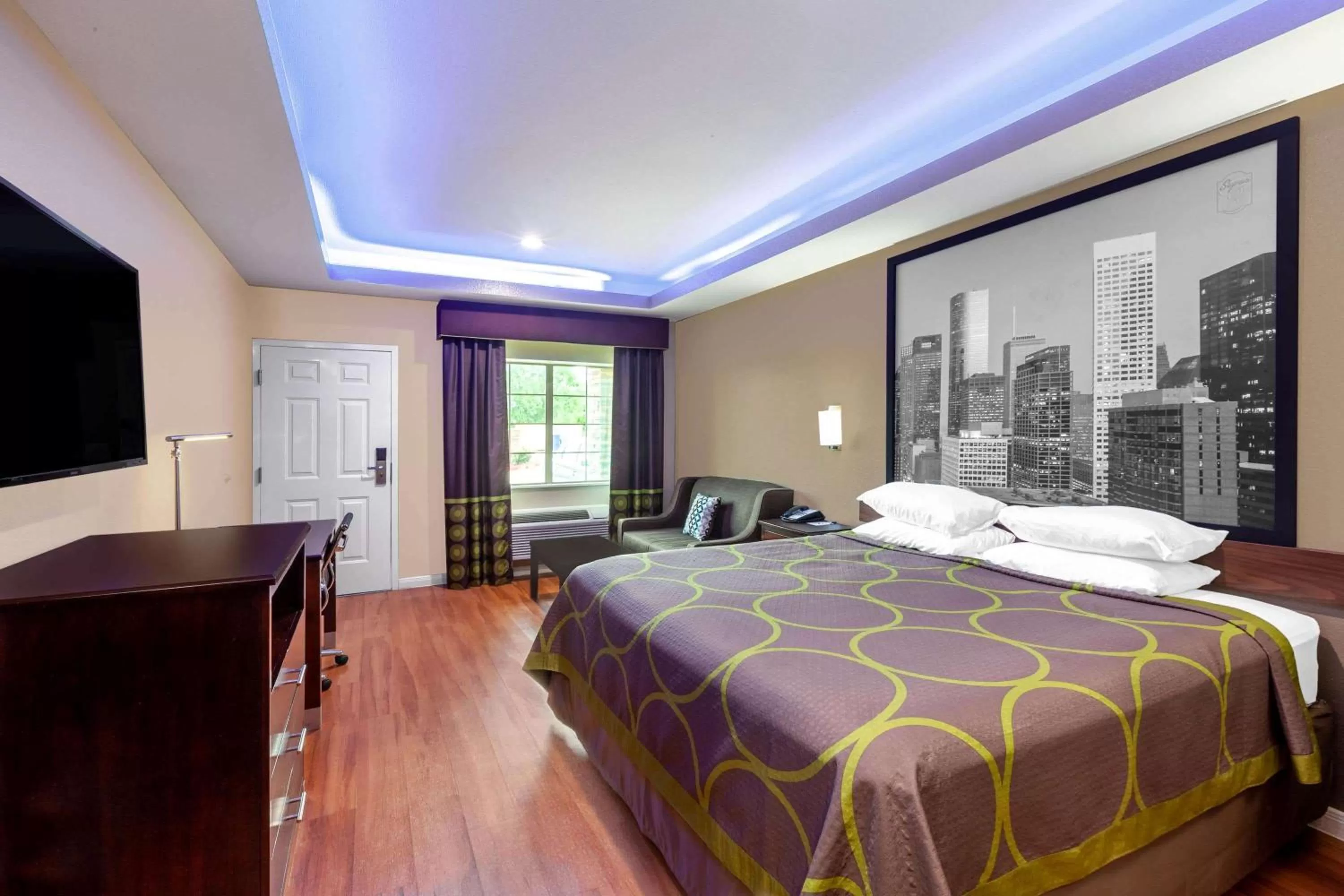 Photo of the whole room, Bed in Super 8 by Wyndham Houston Northwest Cypress