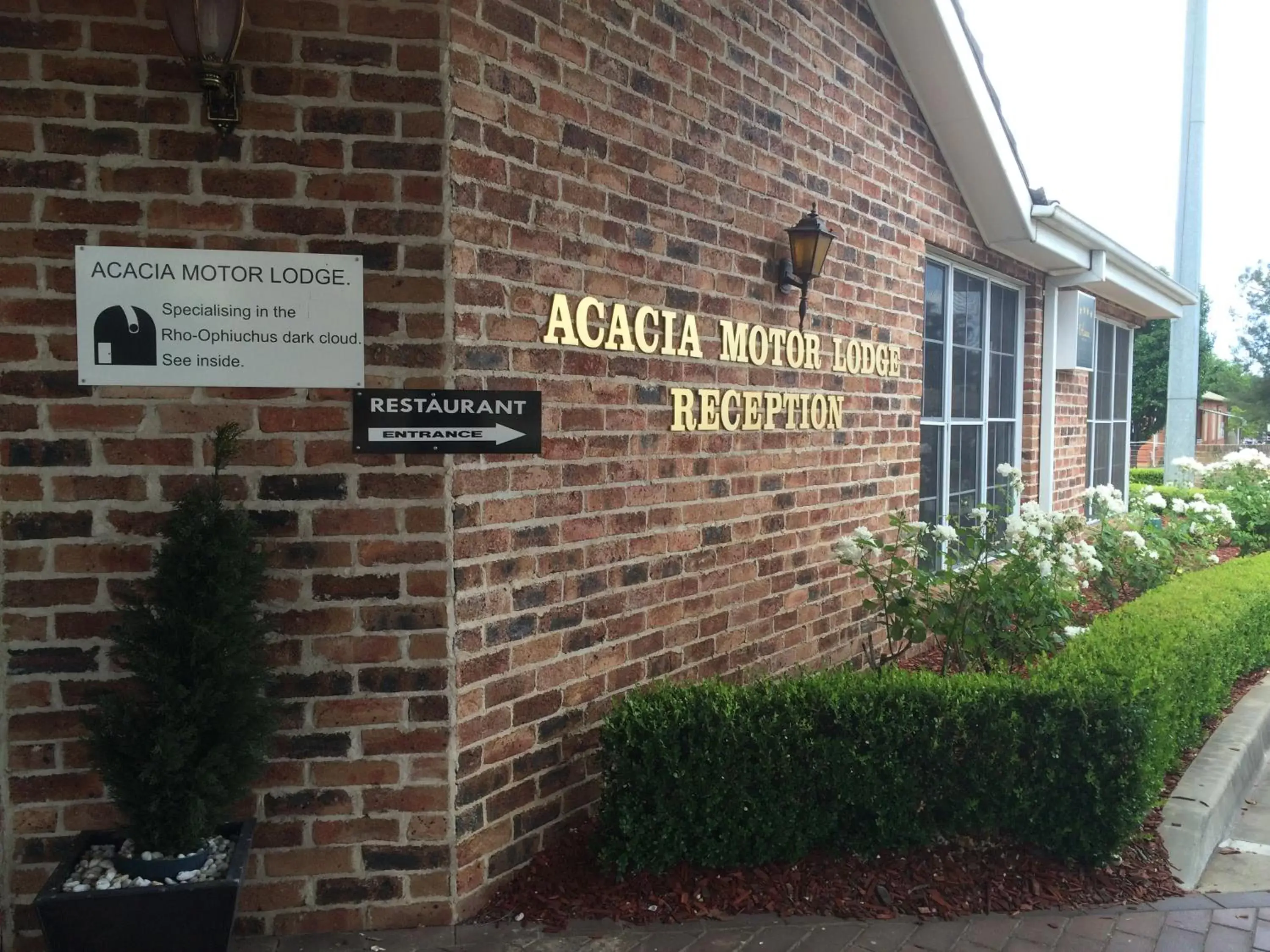 Facade/entrance, Property Building in Acacia Motor Lodge