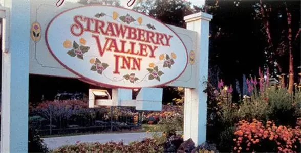 Property logo or sign in Strawberry Valley Inn