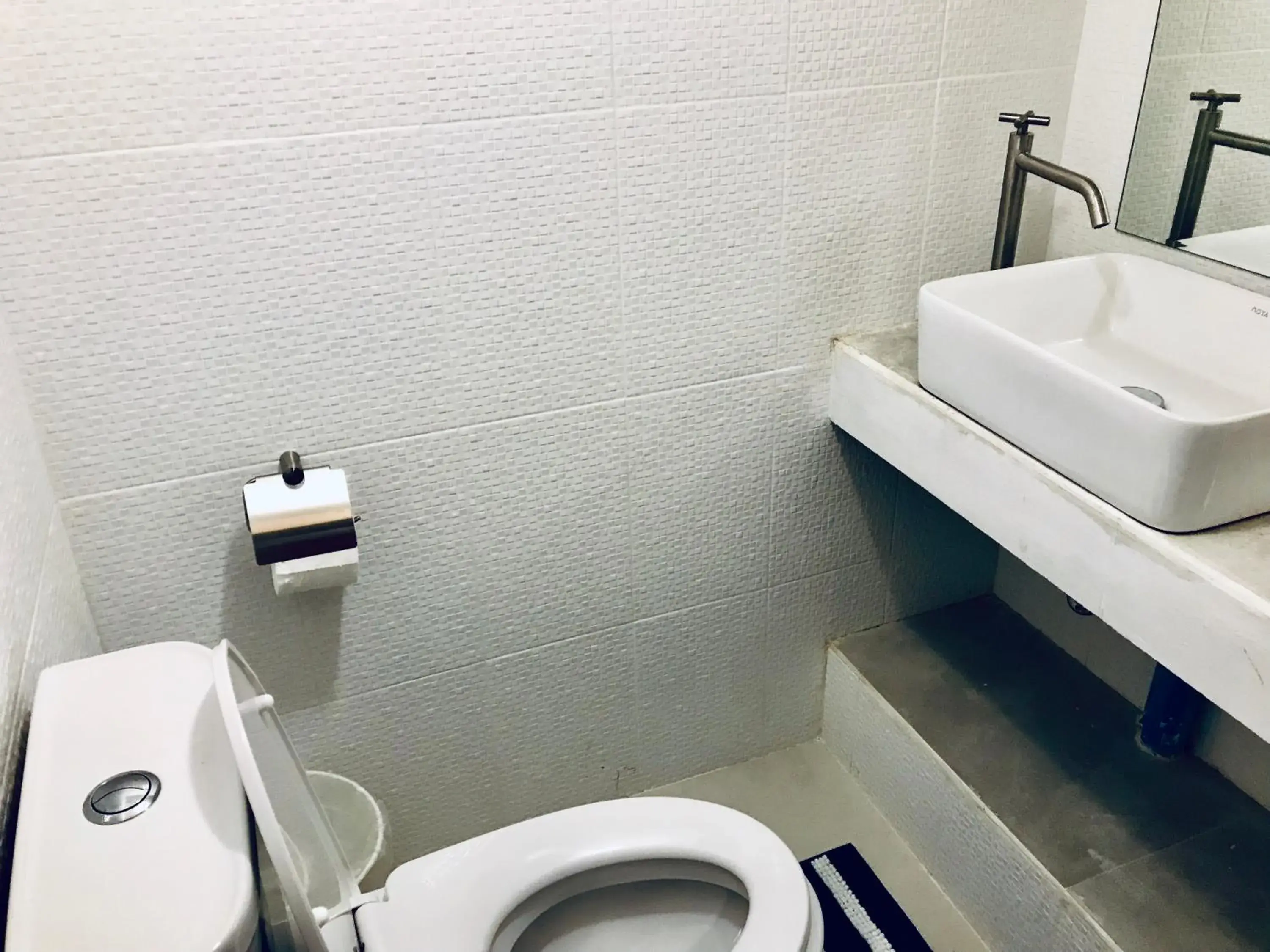 Toilet, Bathroom in Blu Cabin Poshtel