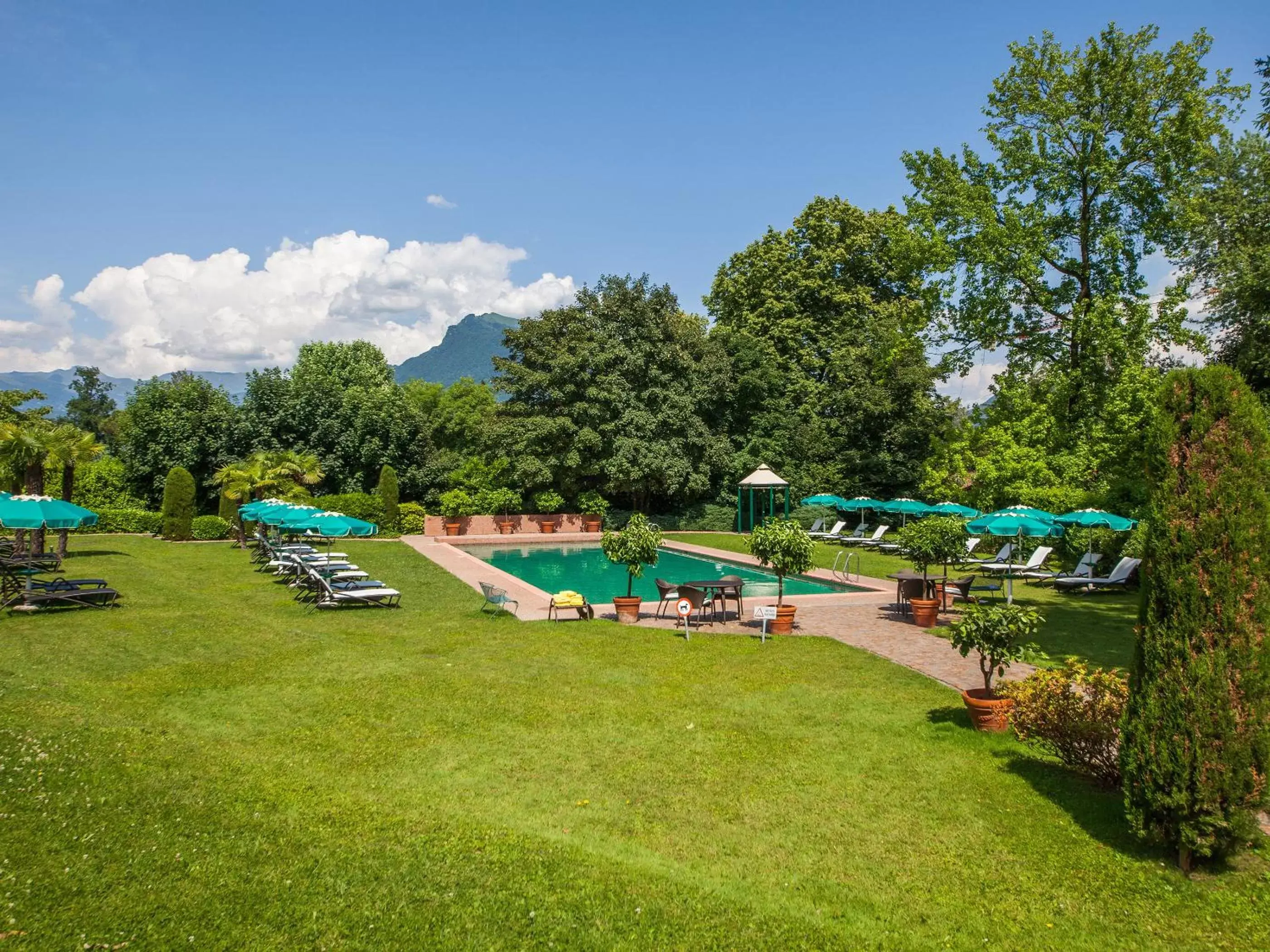 Garden, Swimming Pool in Park Hotel Principe - Ticino Hotels Group